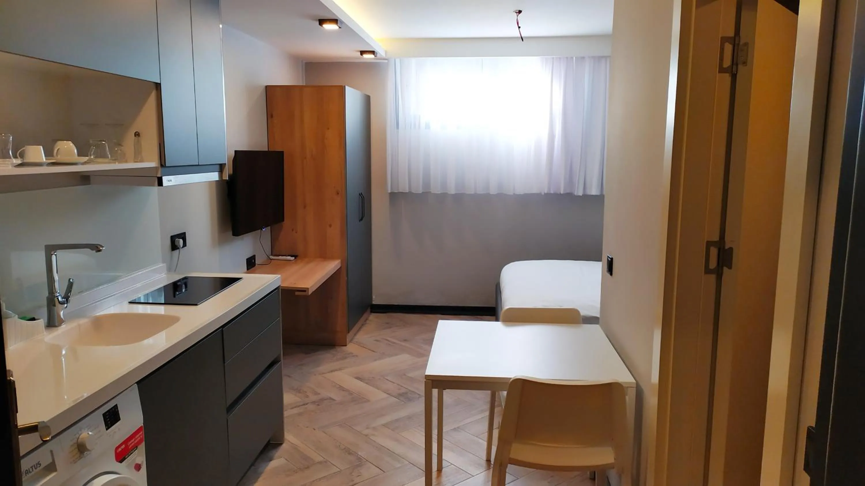 Basement Studio in Meyde Boutique Suites
