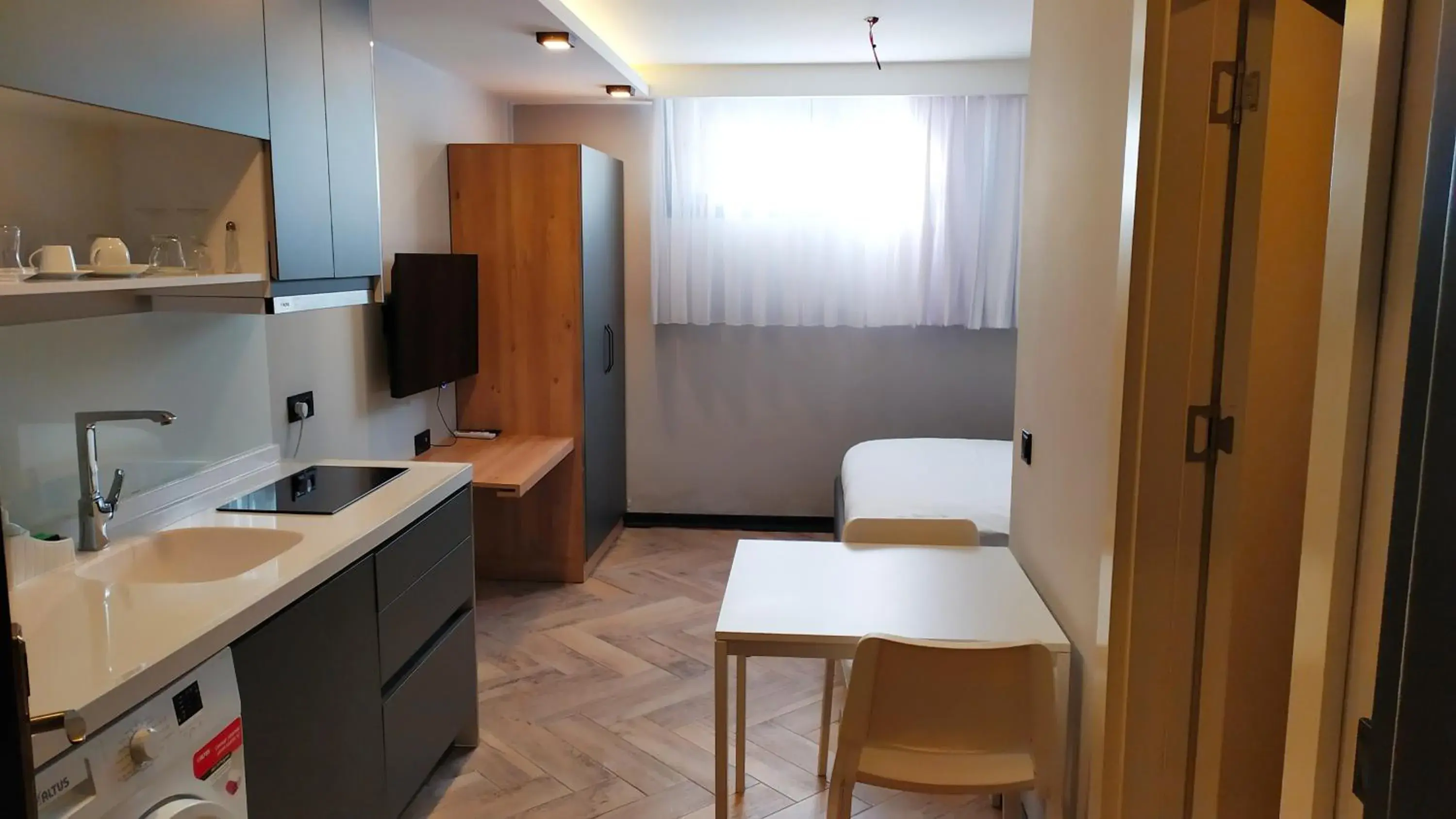 Basement Studio in Meyde Boutique Suites Basement Studio in Meyde Boutique Suites