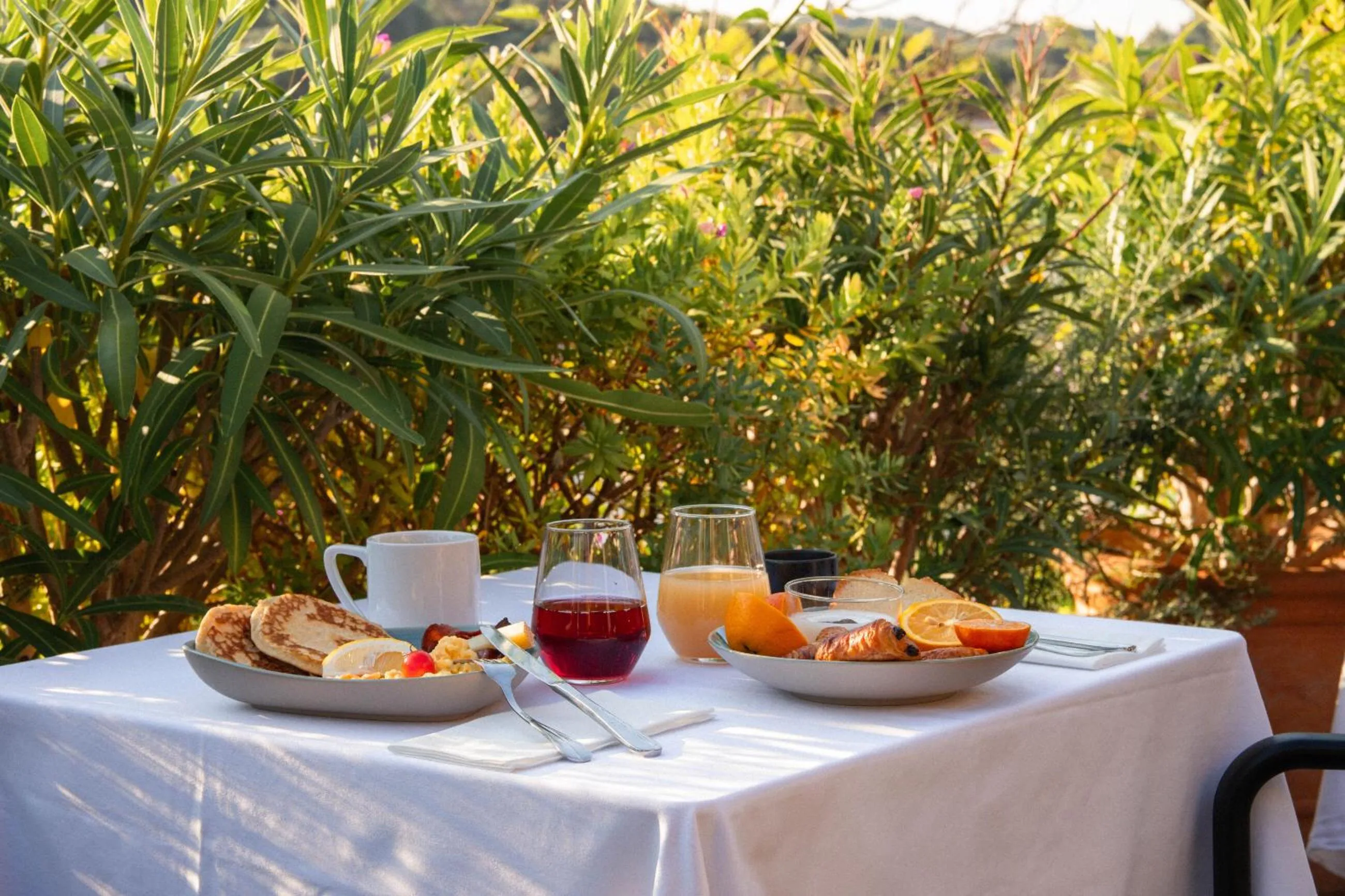 Breakfast in Hôtel Helios & SPA - Ile des Embiez