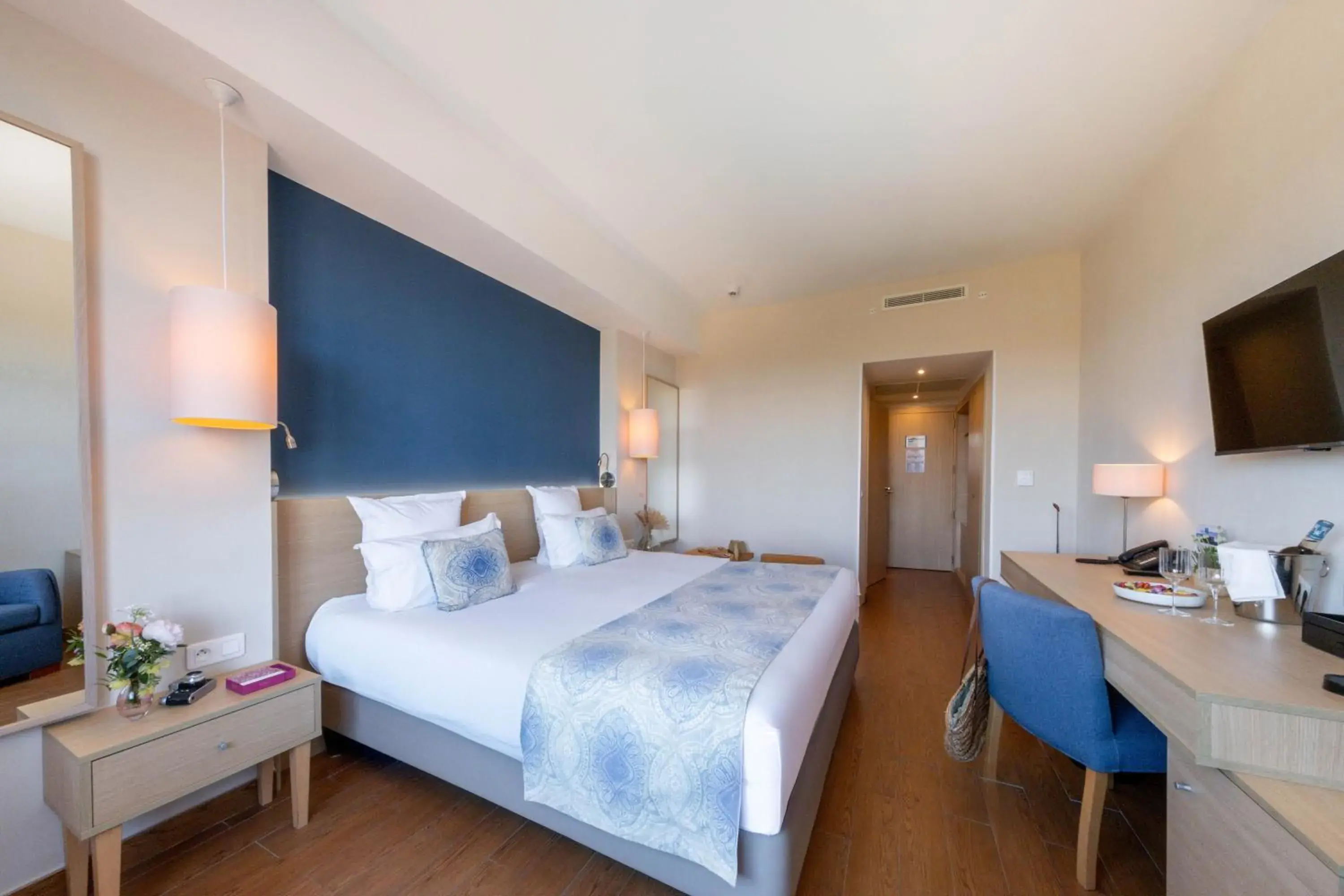 Bed in Hôtel Helios & SPA - Ile des Embiez Bed in Hôtel Helios & SPA - Ile des Embiez