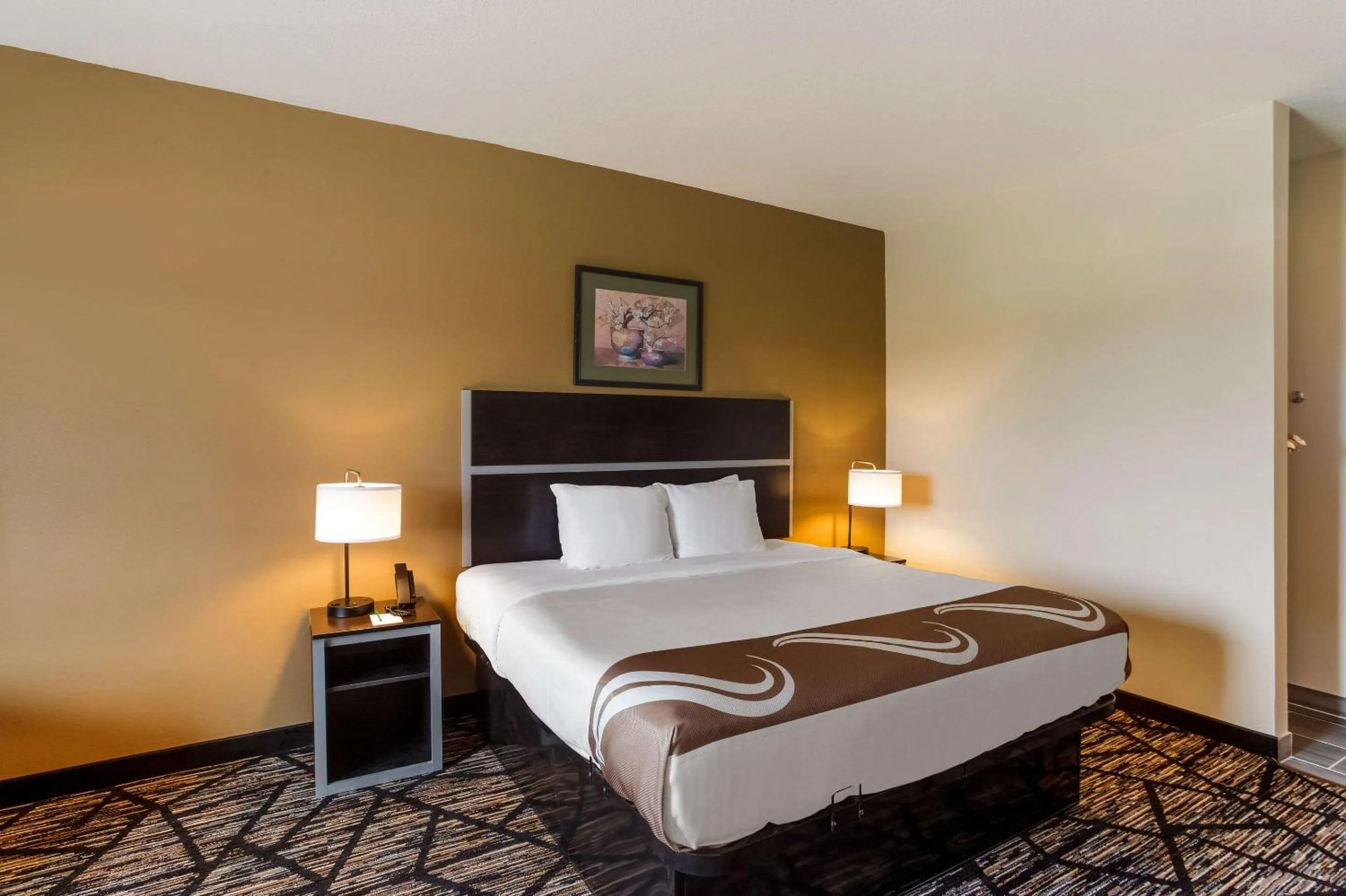 Bedroom, Bed in Quality Inn & Suites Pearl-Jackson