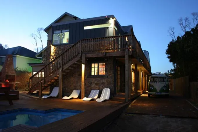 Facade/entrance in Funky Town