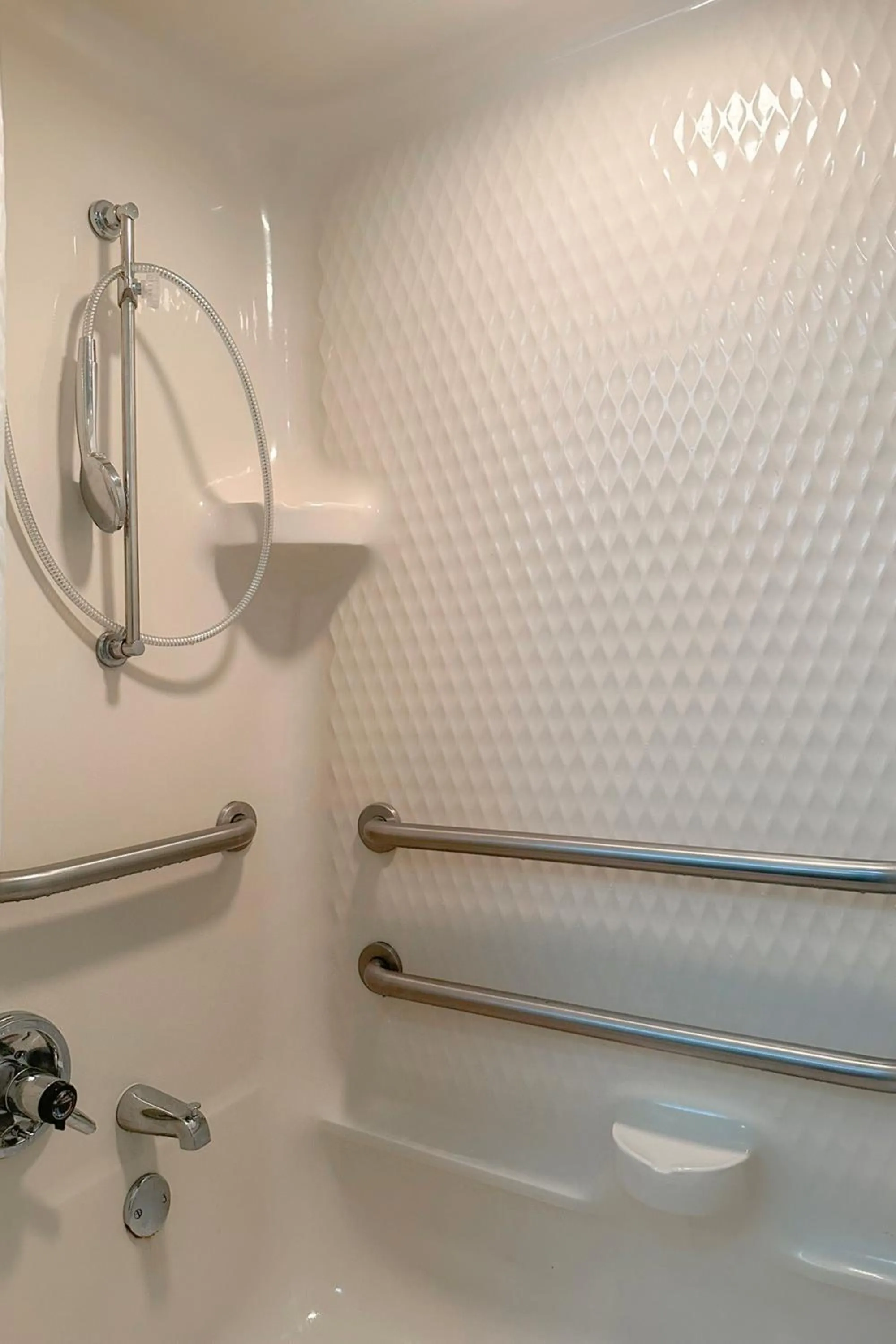 Bathroom in Classic Inn By Townhouse American Way Memphis I 240