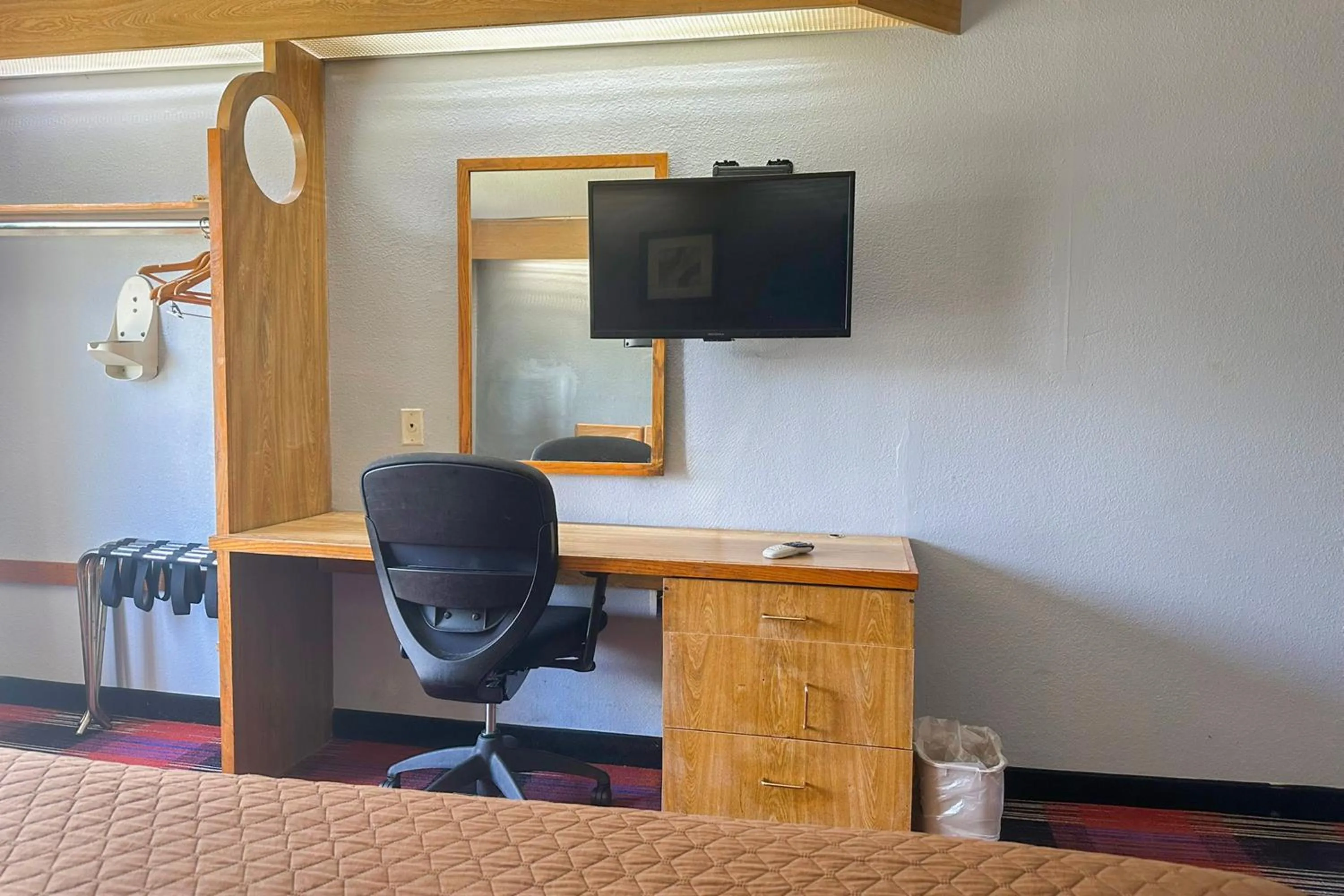 Bedroom in Classic Inn By Townhouse American Way Memphis I 240