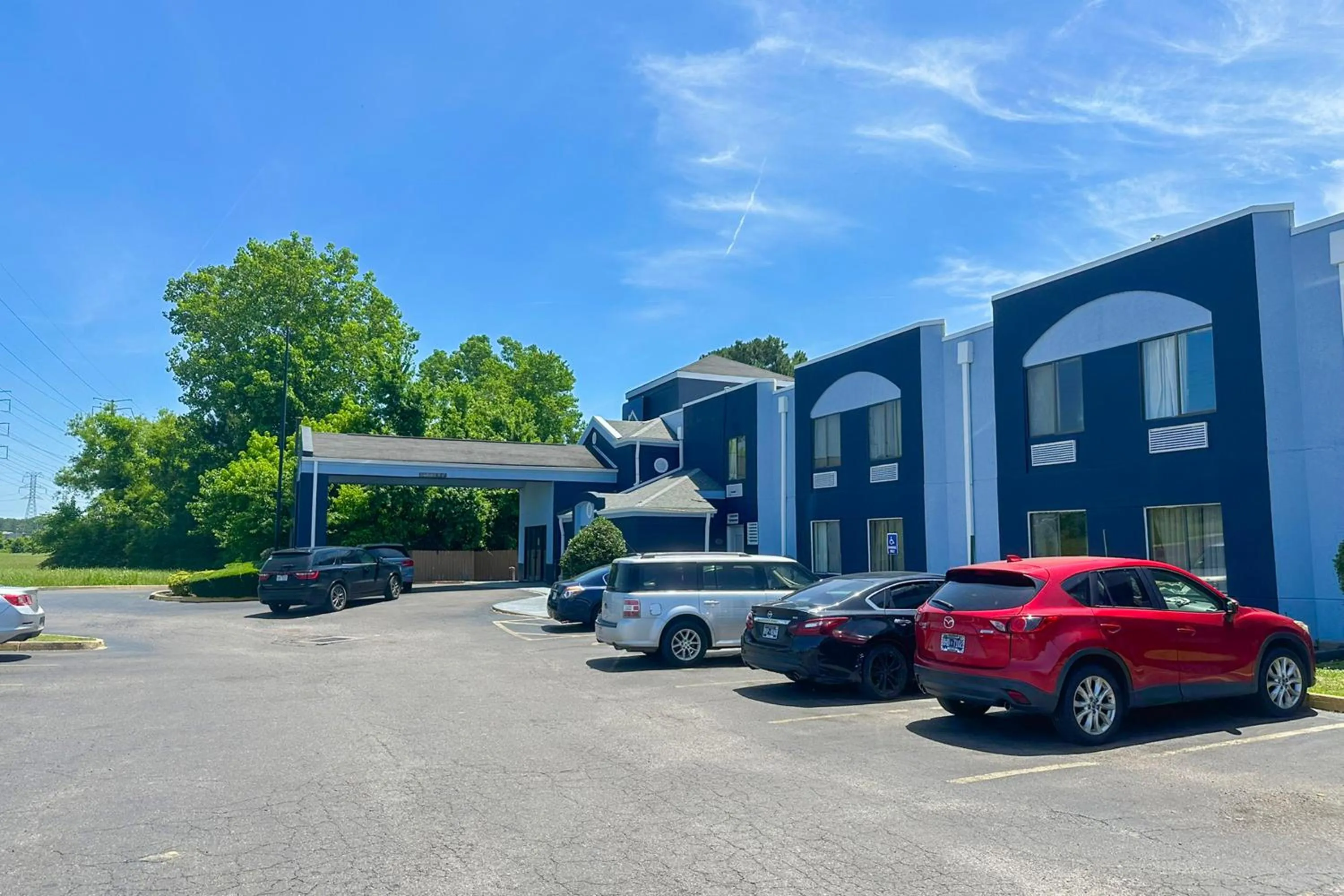 Parking in Classic Inn By Townhouse American Way Memphis I 240