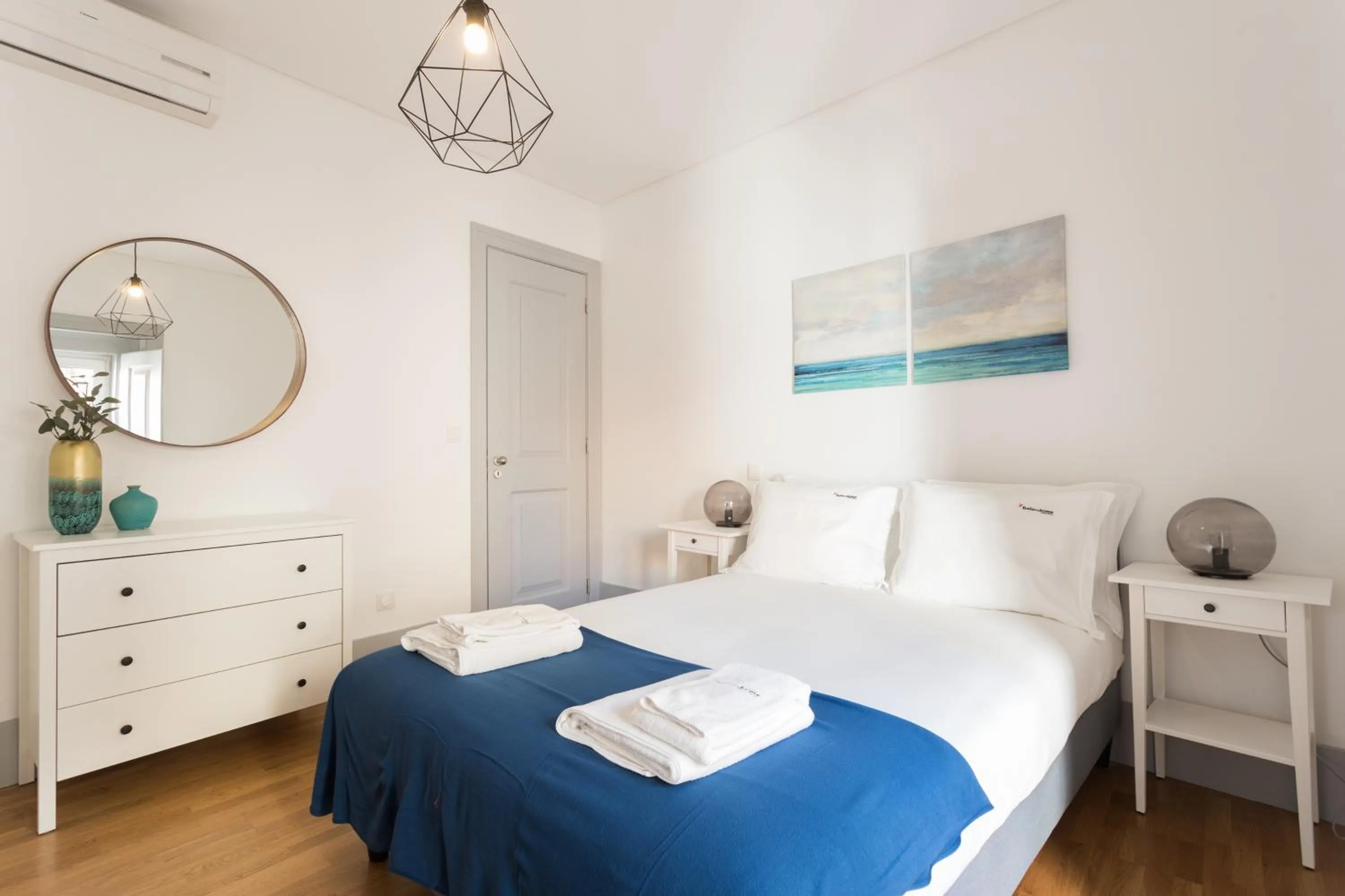 Bedroom, Bed in FLH São Bento Charming Flat