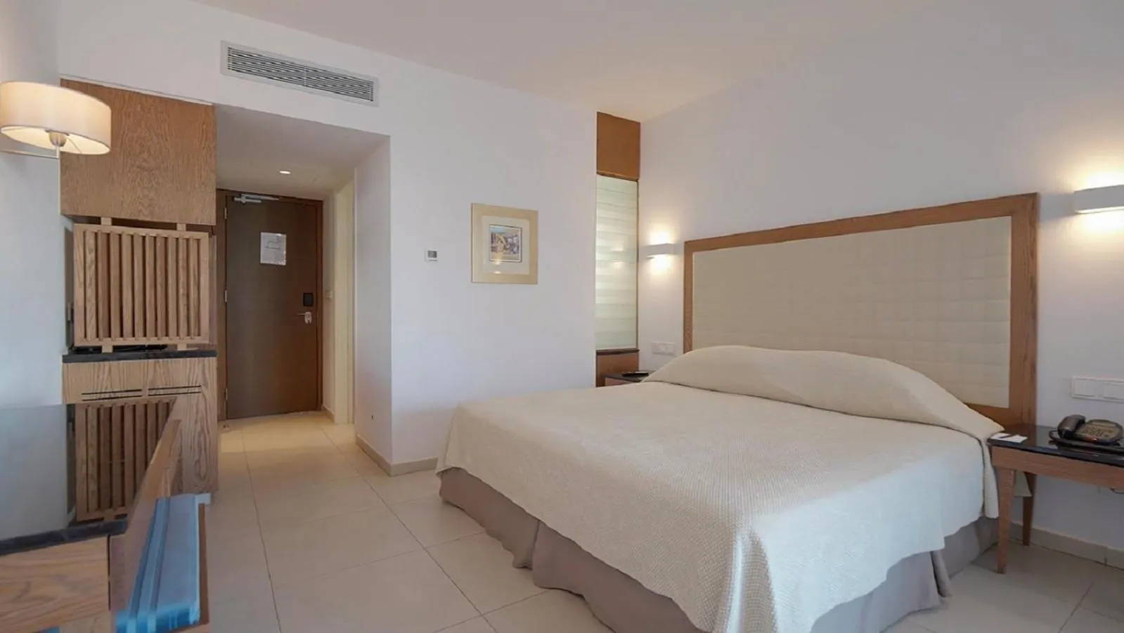 Bed in Sunrise Pearl Hotel & Spa