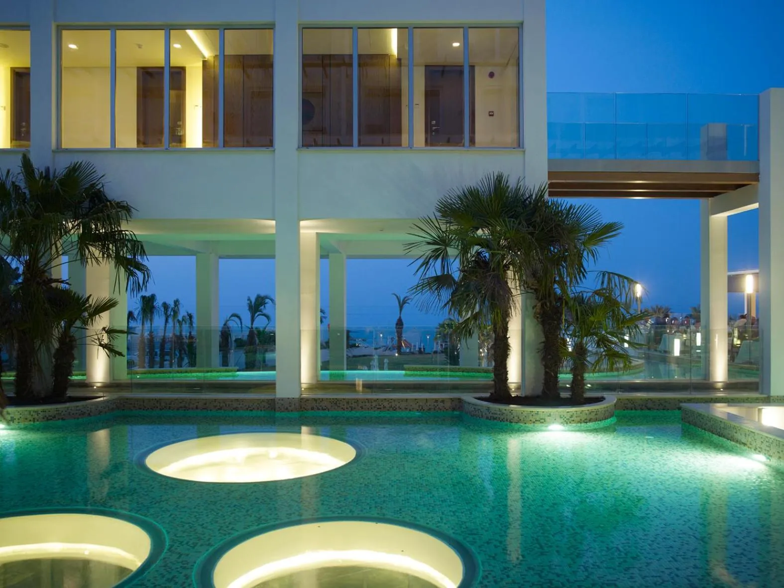 Swimming pool in Sunrise Pearl Hotel & Spa