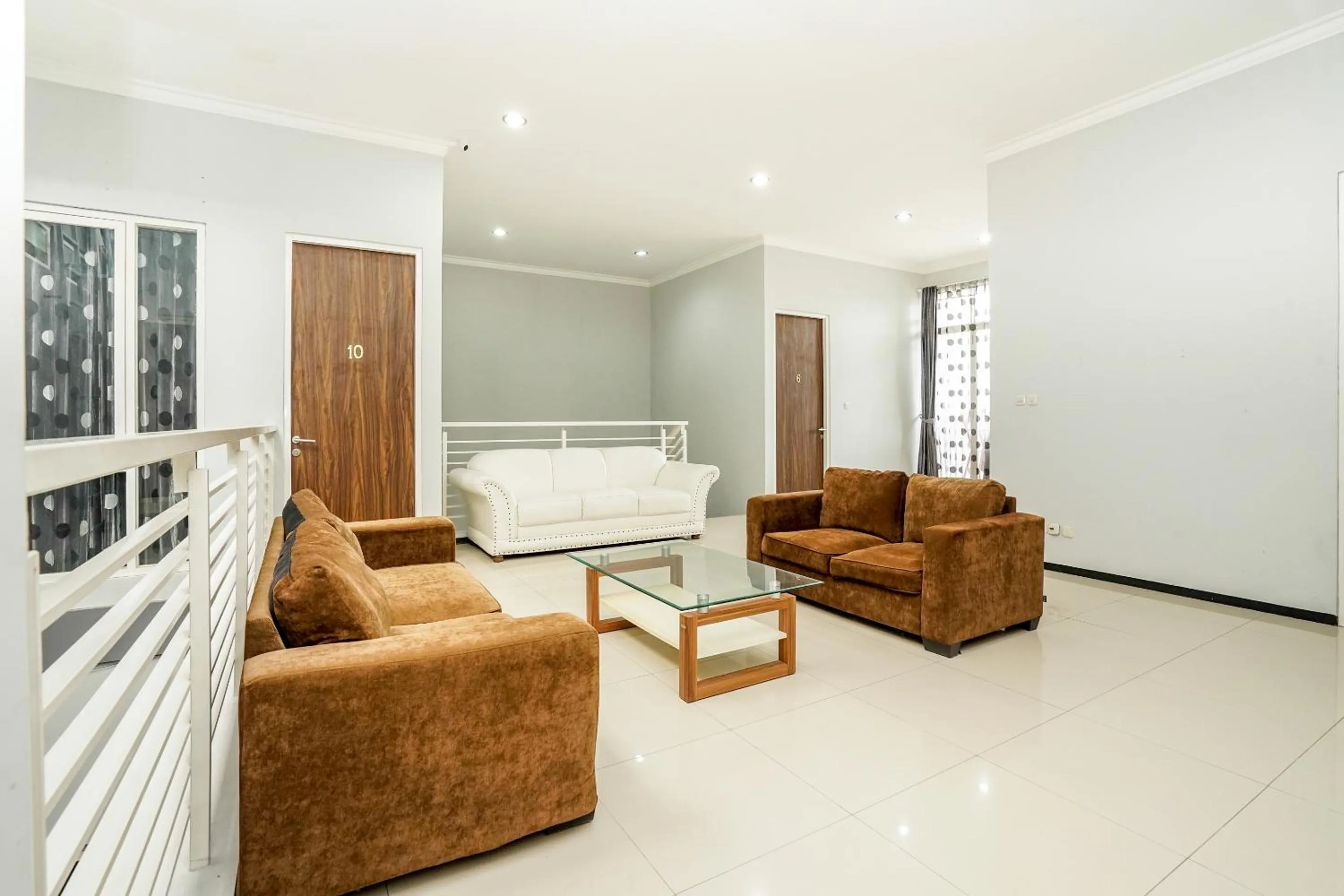 Living room in RedDoorz near Surabaya Zoo