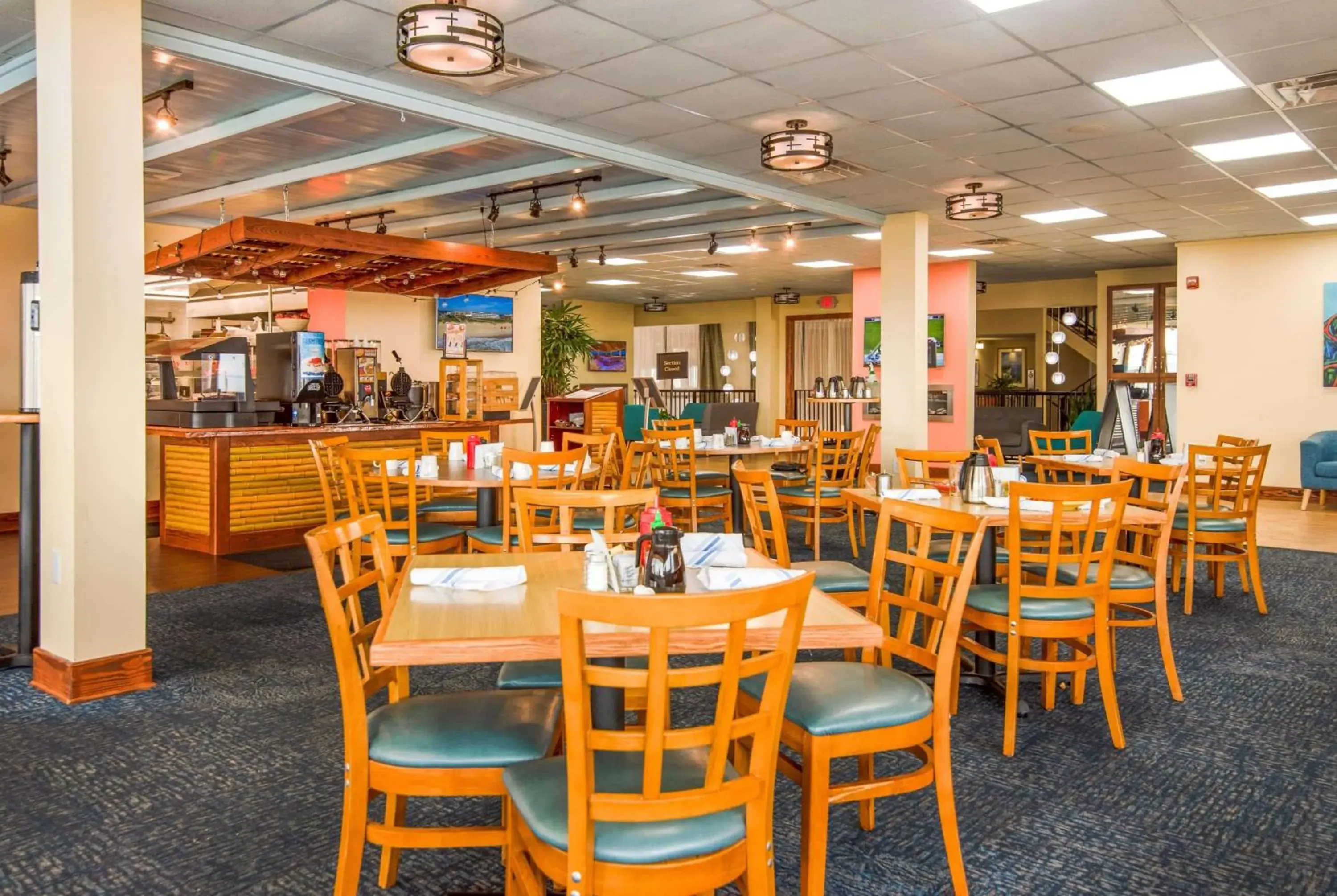 Restaurant/places to eat in Ramada Plaza by Wyndham Nags Head Oceanfront Restaurant/places to eat in Ramada Plaza by Wyndham Nags Head Oceanfront