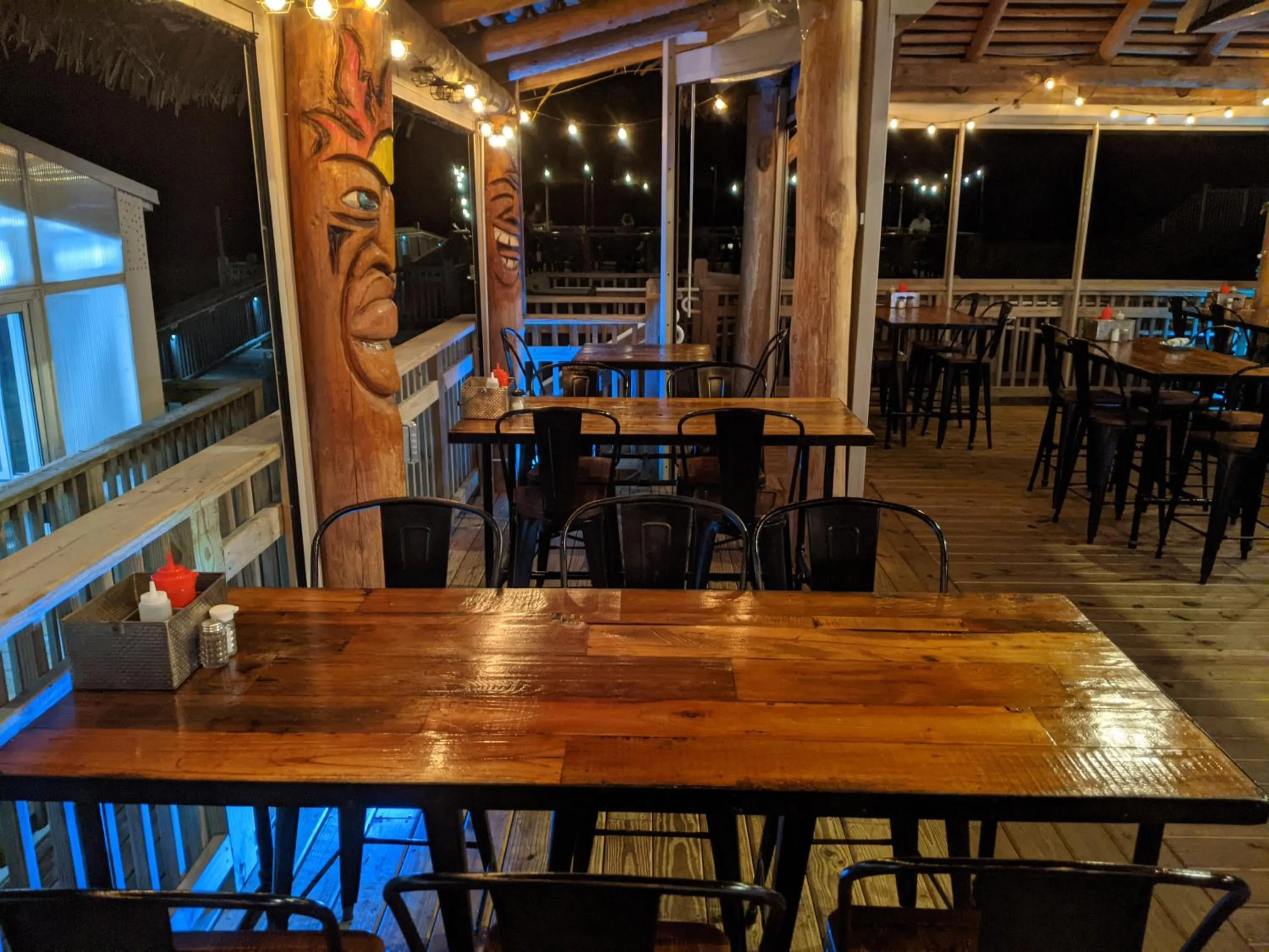 Restaurant/places to eat in Ramada Plaza by Wyndham Nags Head Oceanfront