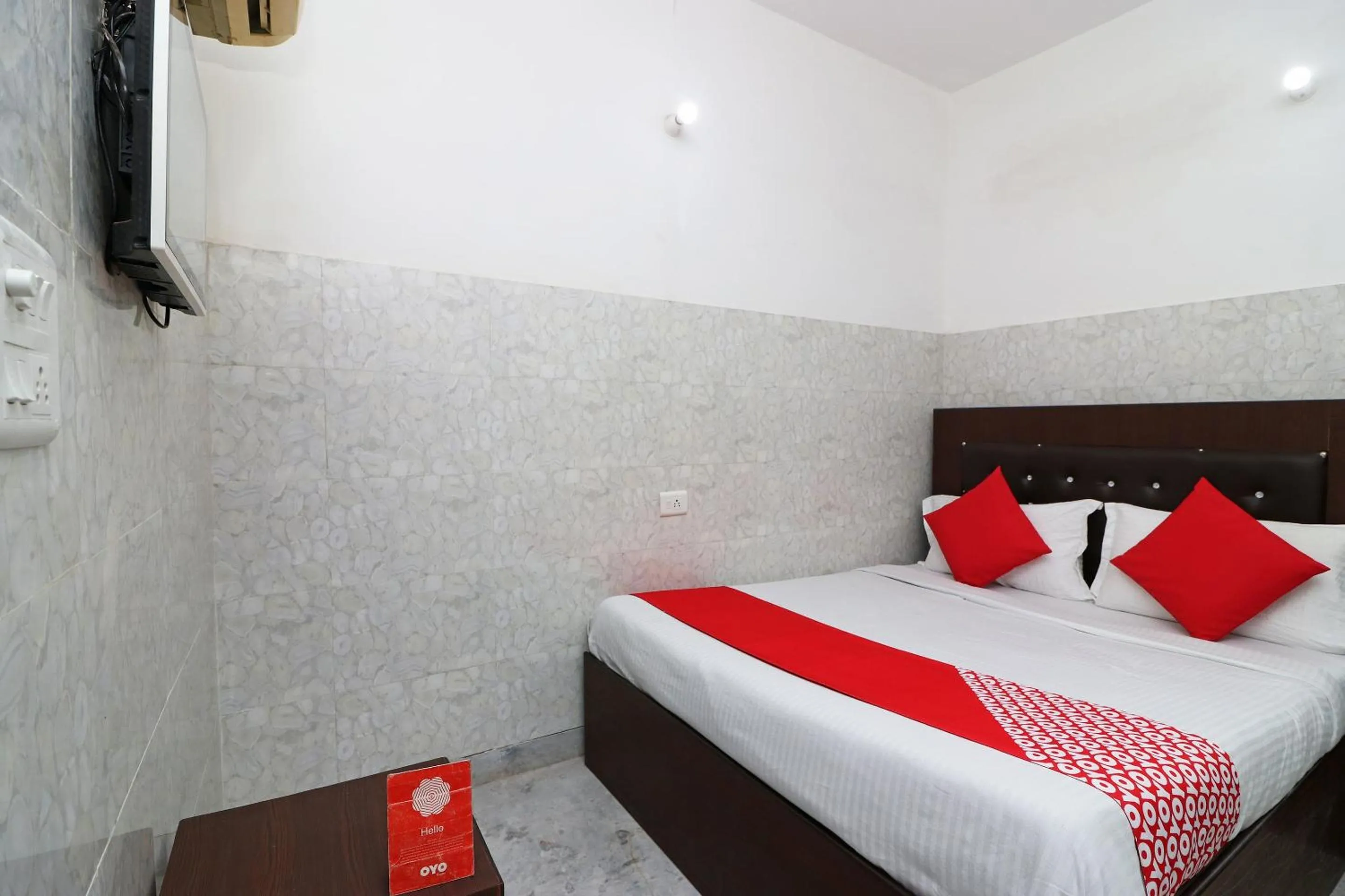 Bedroom in Hotel O Zaki Hs Near Taj Mahal