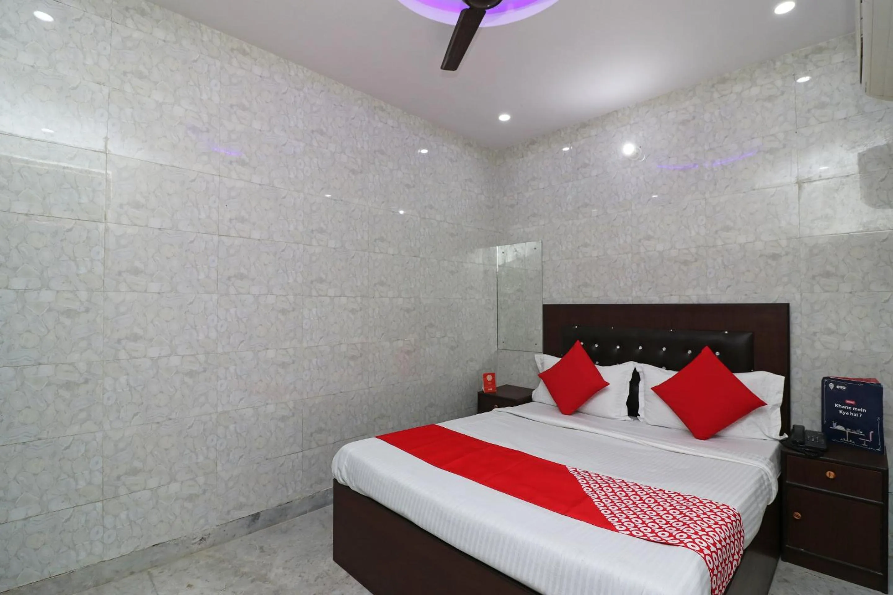 Lobby or reception, Bed in Hotel O Zaki Hs Near Taj Mahal