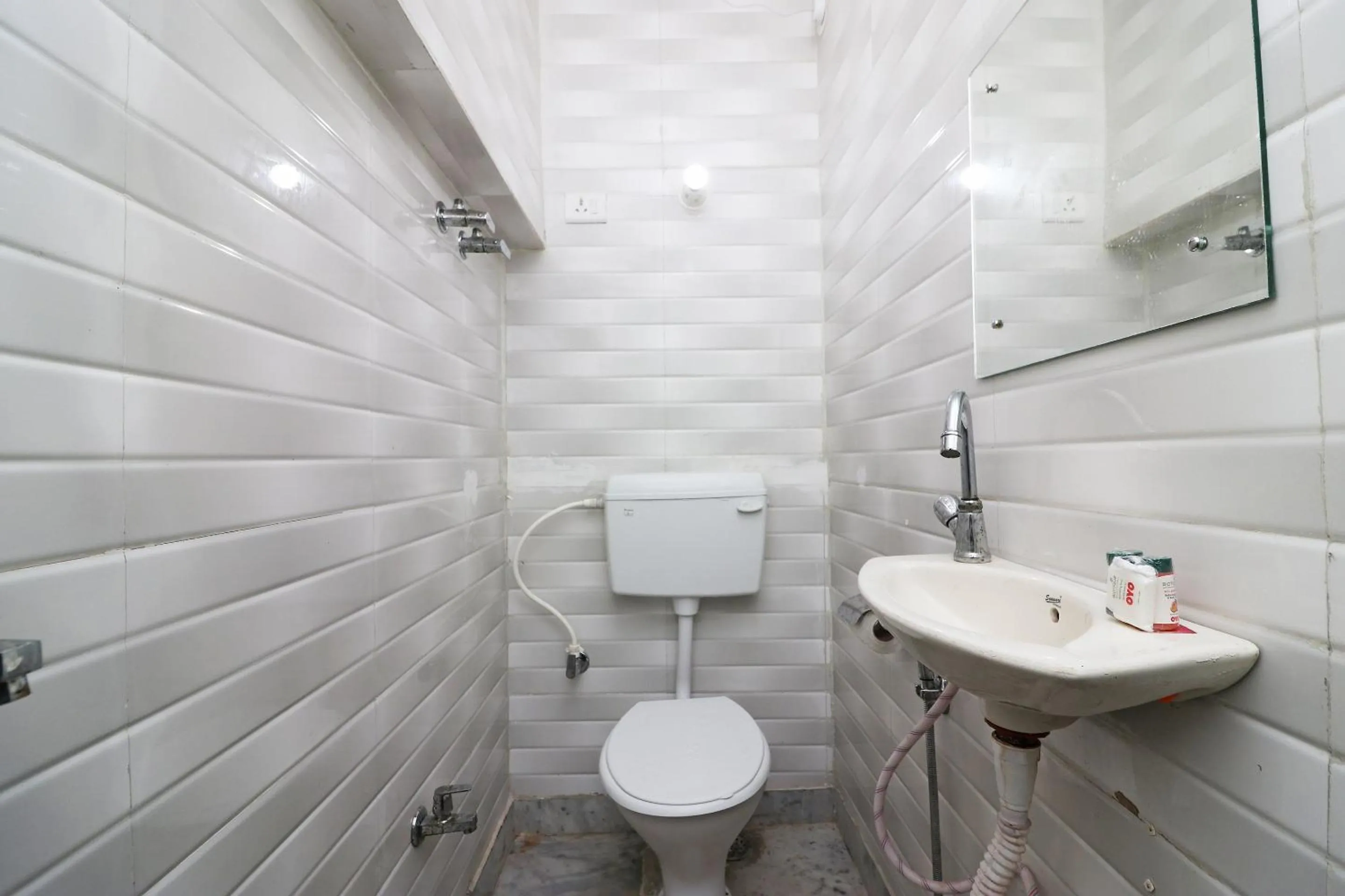 Bathroom in Hotel O Zaki Hs Near Taj Mahal