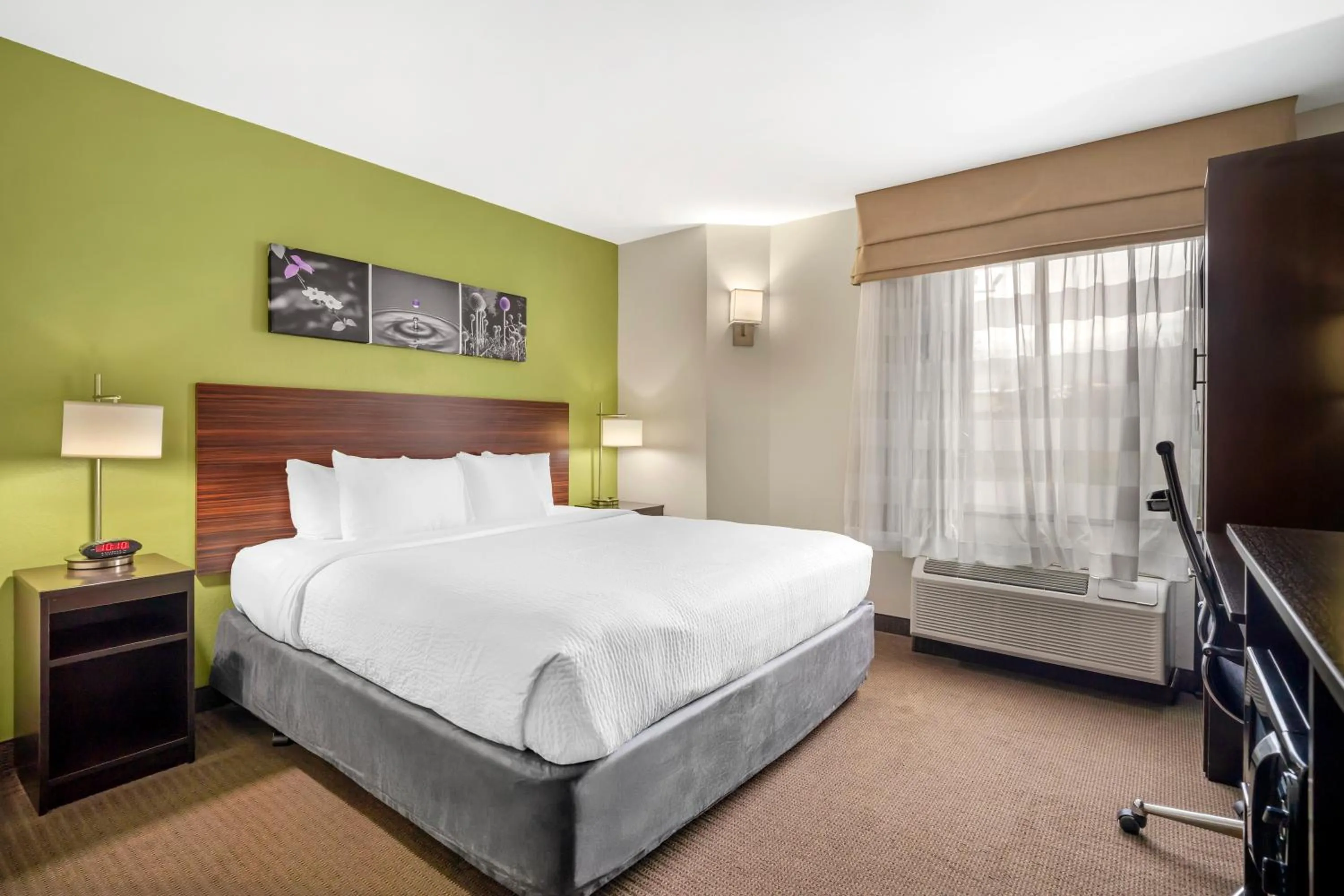 Bedroom, Bed in Sleep Inn Baton Rouge East I-12