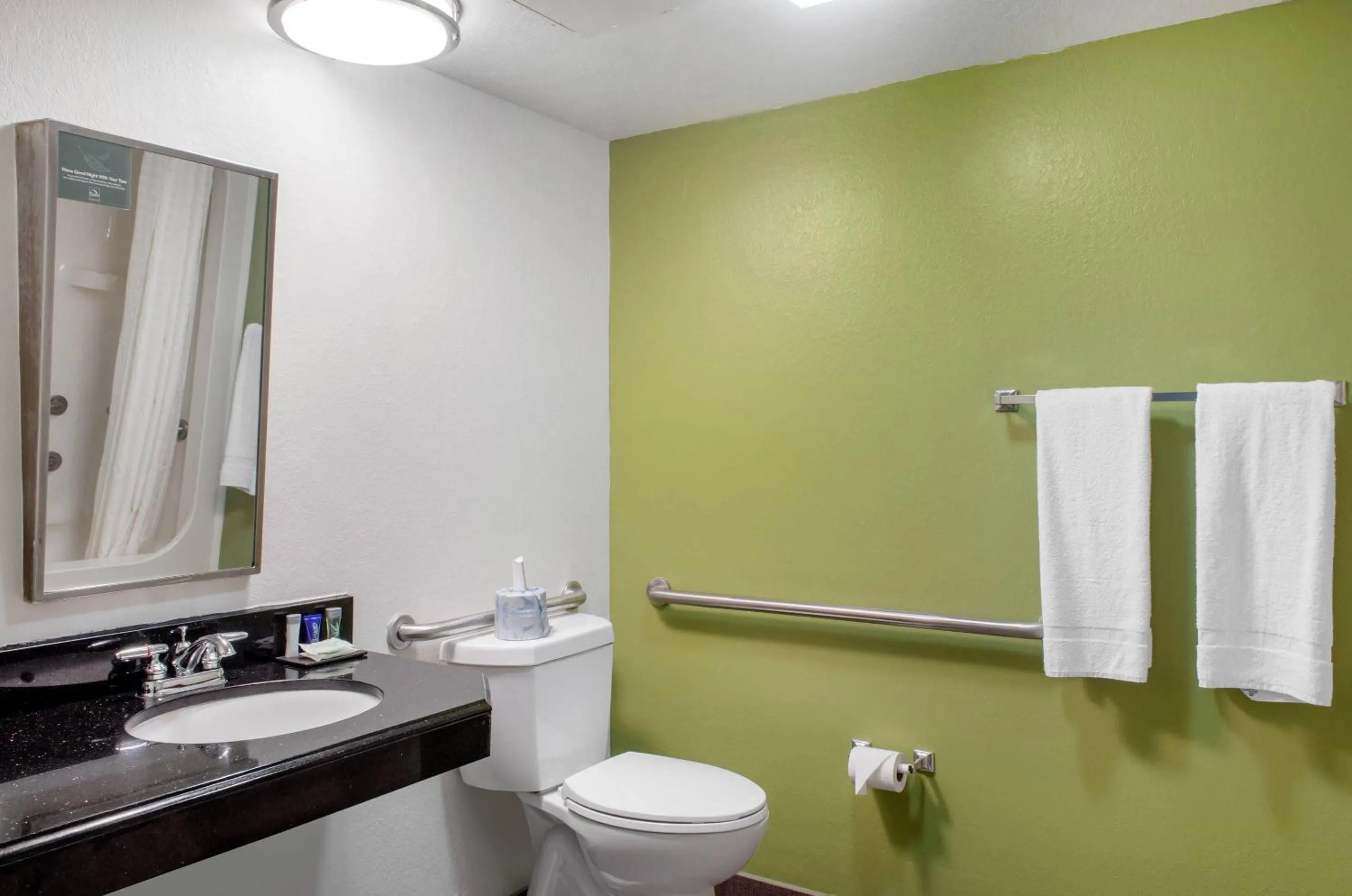 Bedroom in Sleep Inn Baton Rouge East I-12