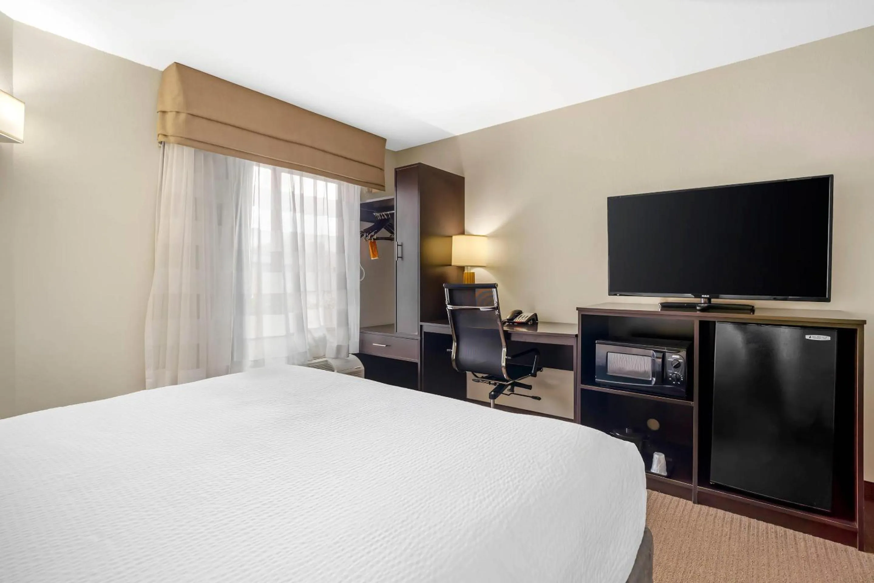 Bedroom, Bed in Sleep Inn Baton Rouge East I-12