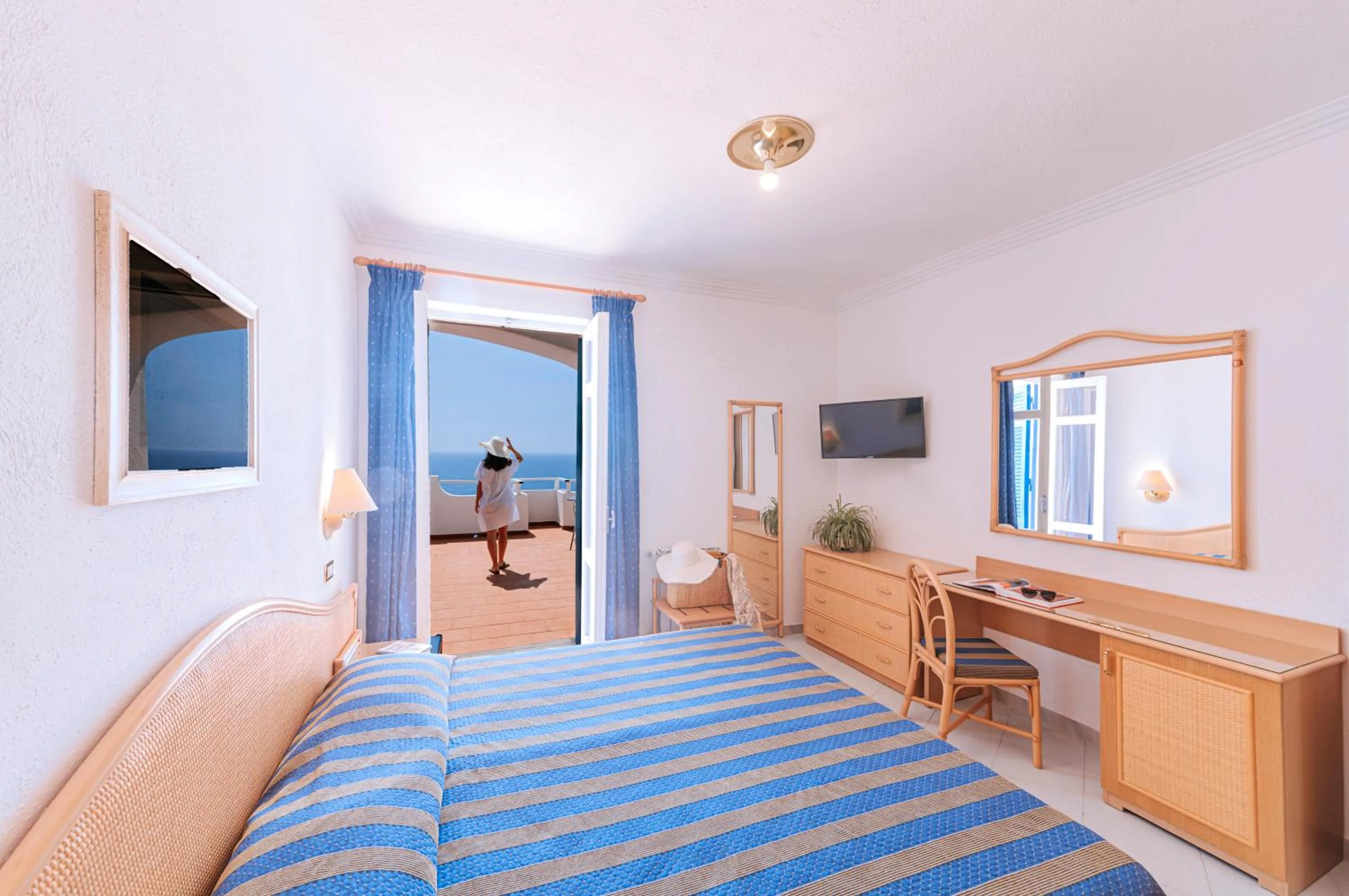 View (from property/room), Bed in Hotel Grazia alla Scannella