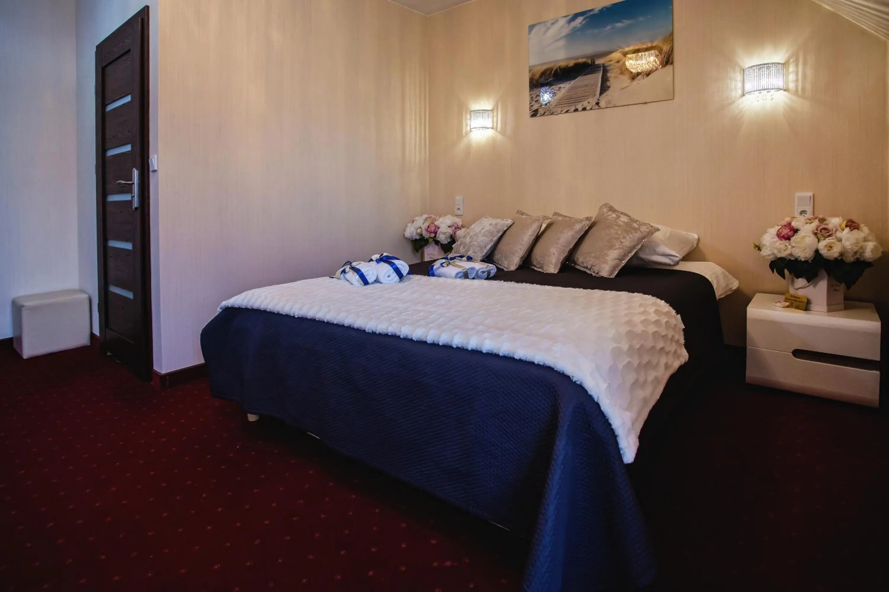 Photo of the whole room, Bed in HOTEL LORD