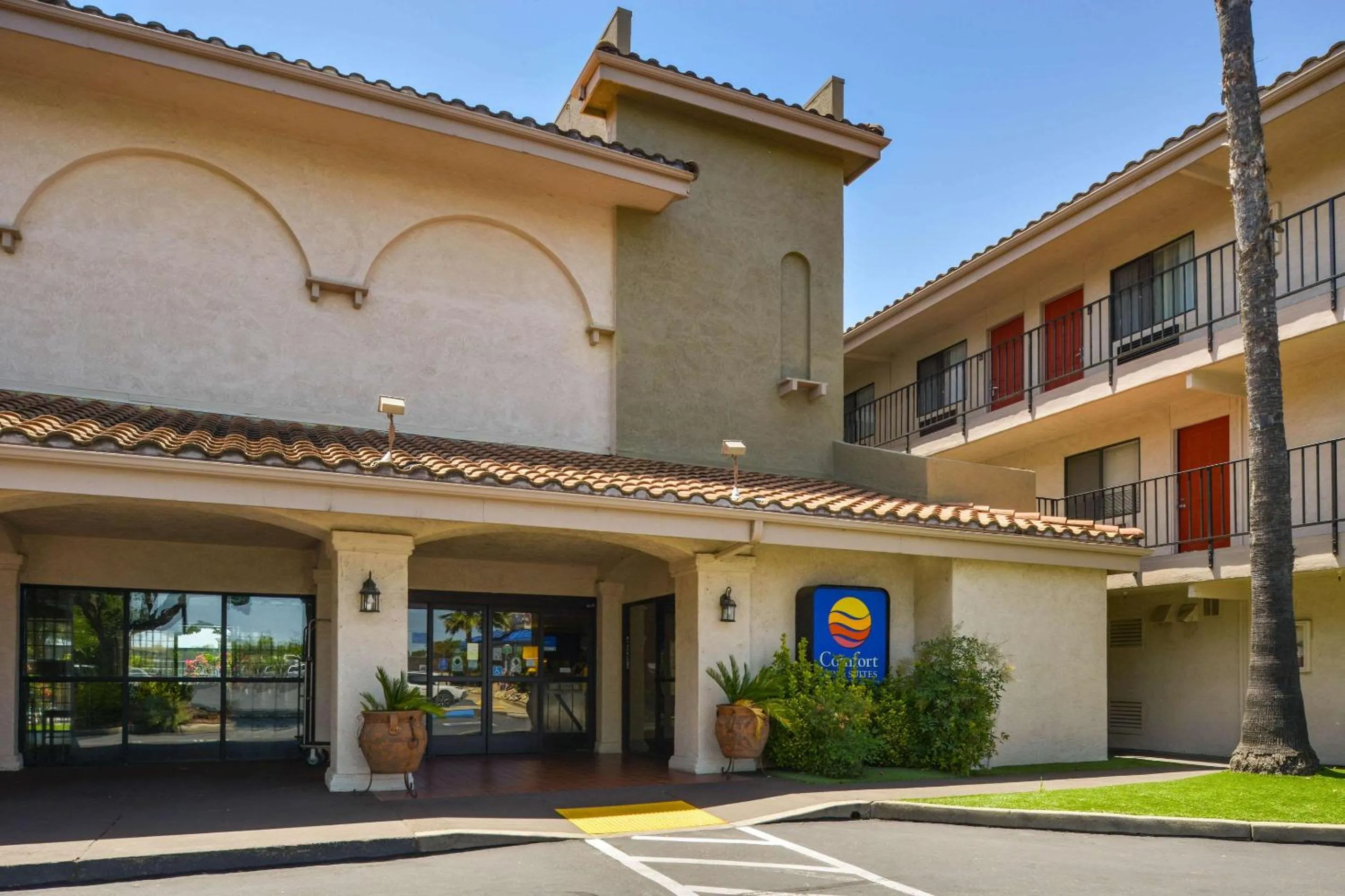 Property building in Rancho Cordova Inn