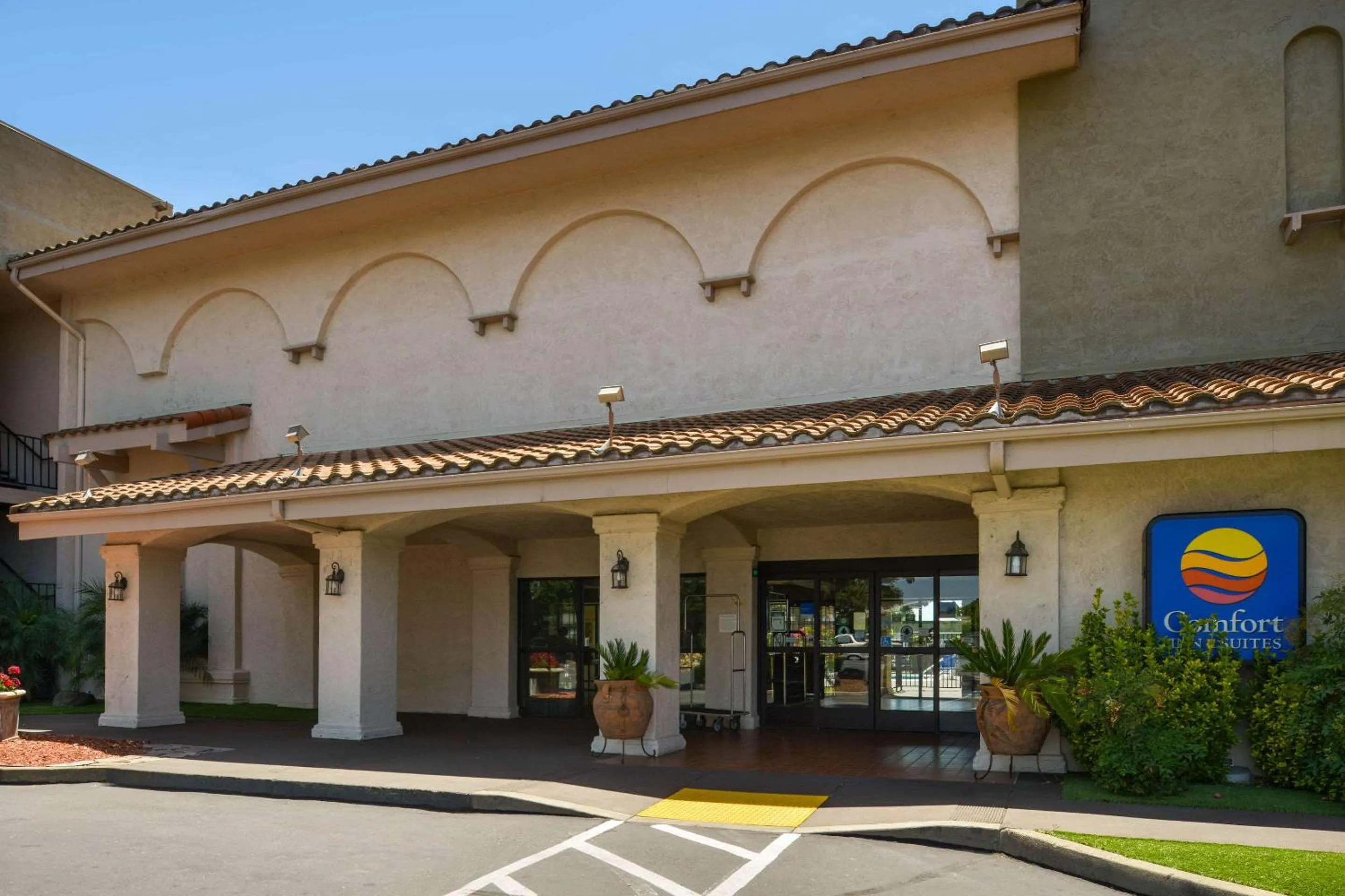 Property building in Rancho Cordova Inn