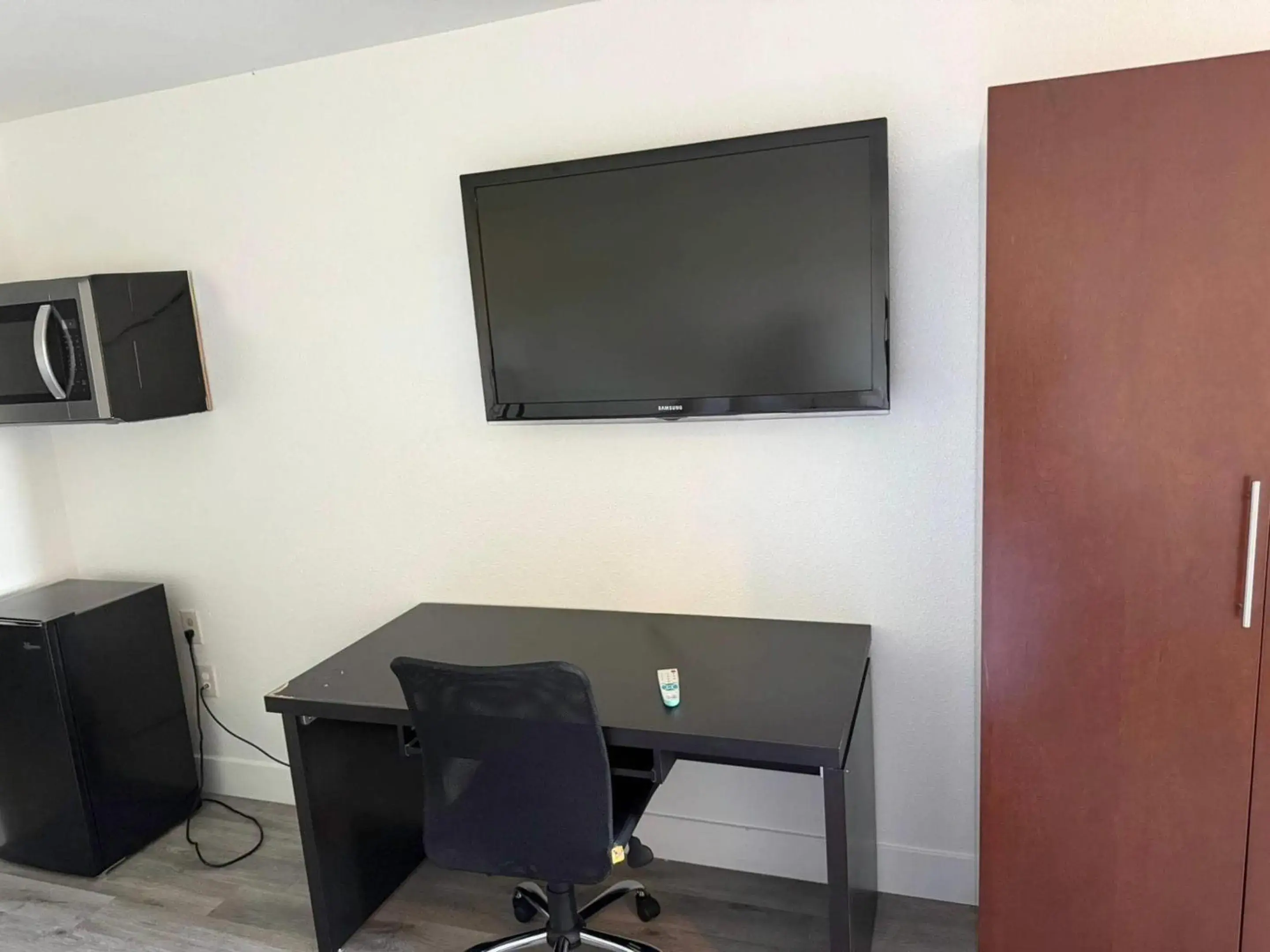 Bedroom in Rancho Cordova Inn Bedroom in Rancho Cordova Inn