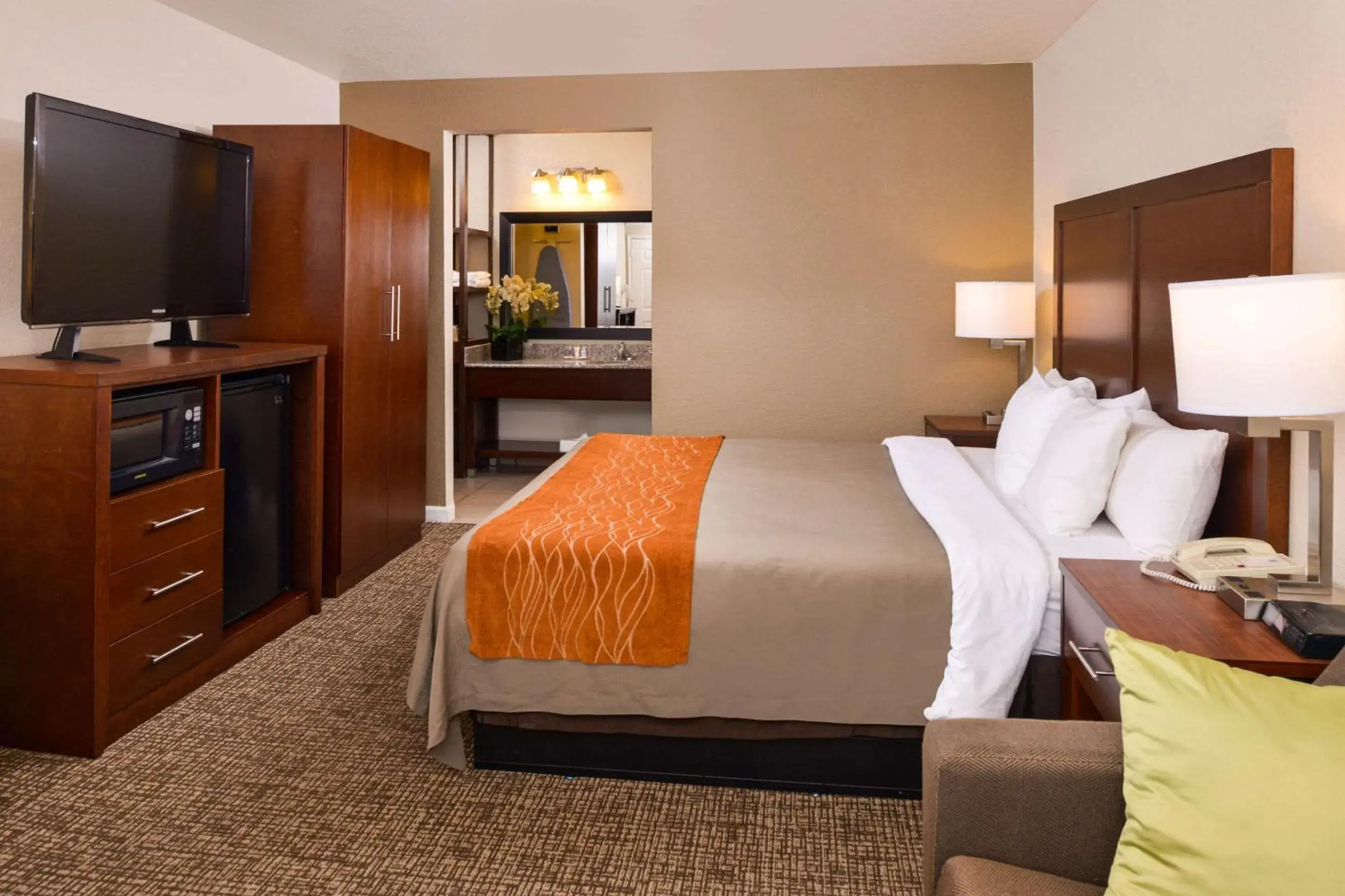 Bedroom, Bed in Rancho Cordova Inn Bedroom, Bed in Rancho Cordova Inn