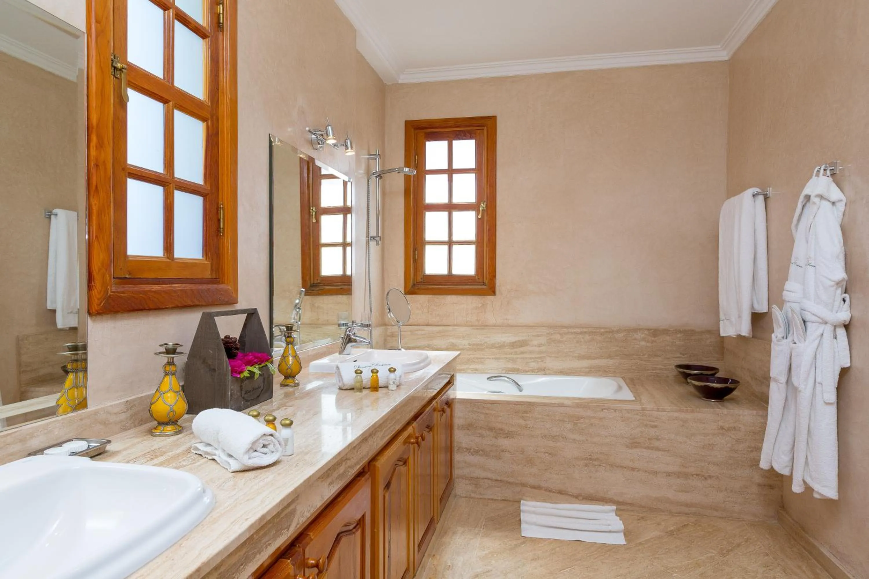 Shower in Domaine Rosaroum