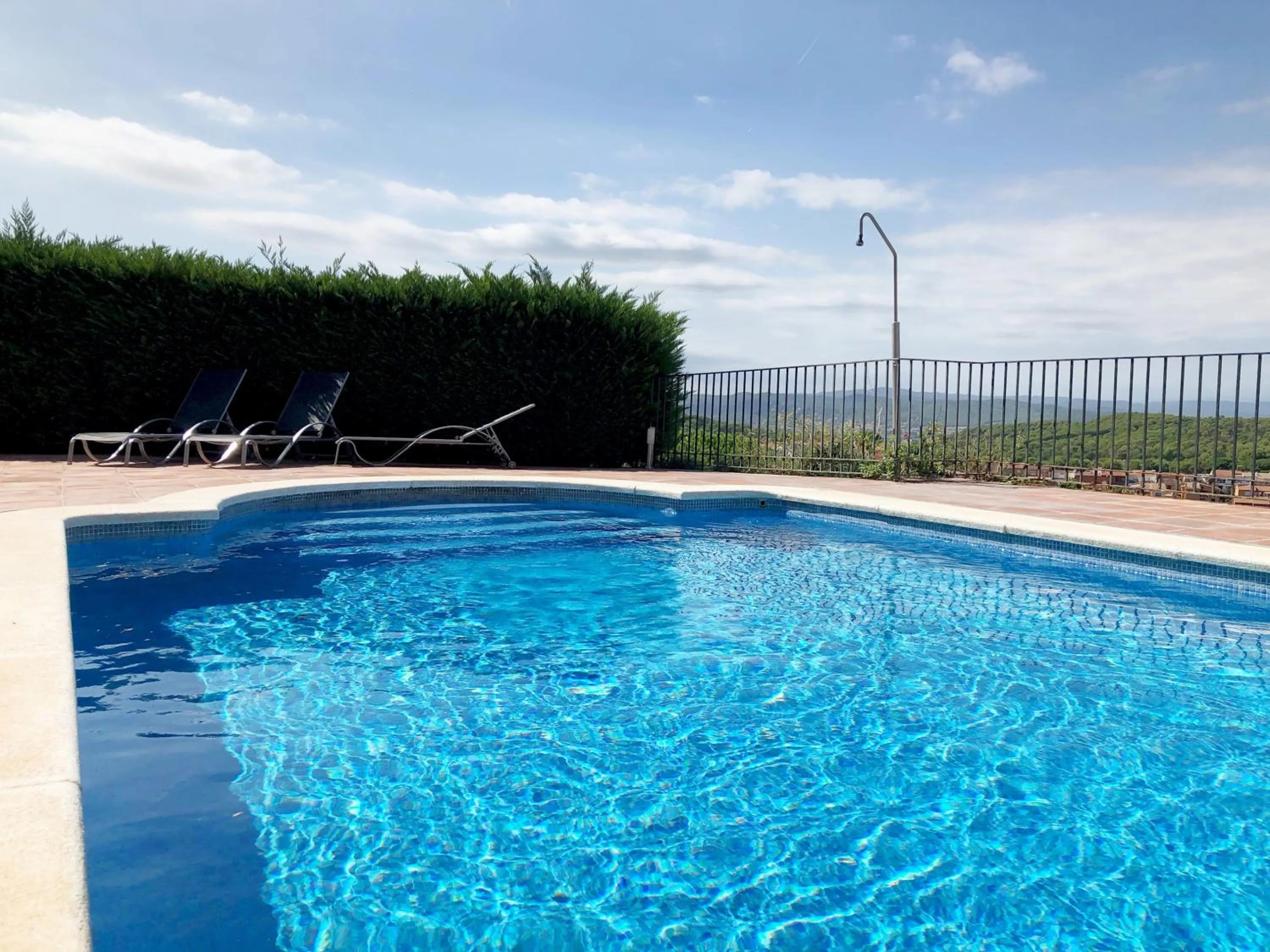 2 bedroom apartment in Begur center. Sea views terrace and pool Ref:H09