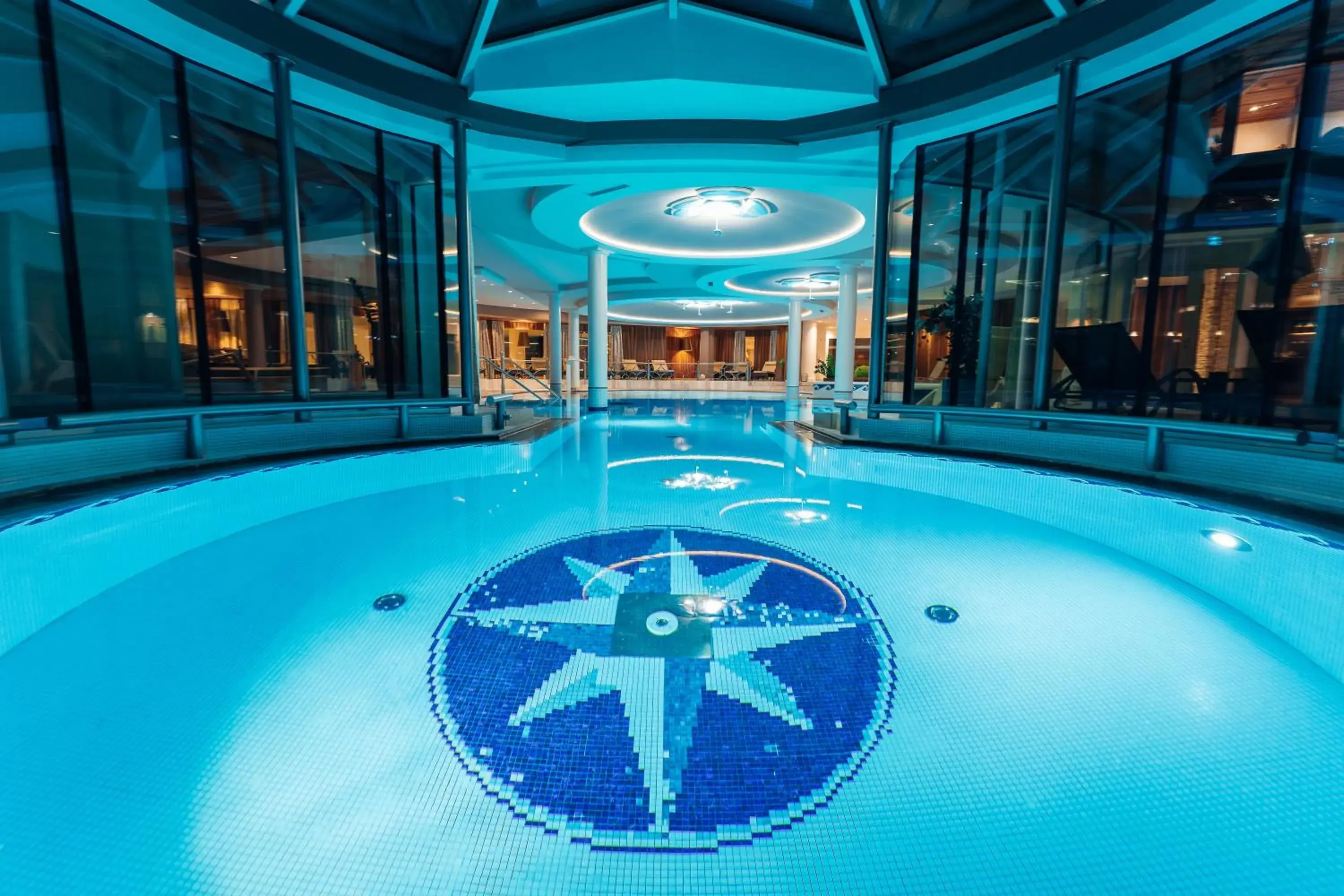 Winter, Swimming Pool in Hotel Trofana Royal