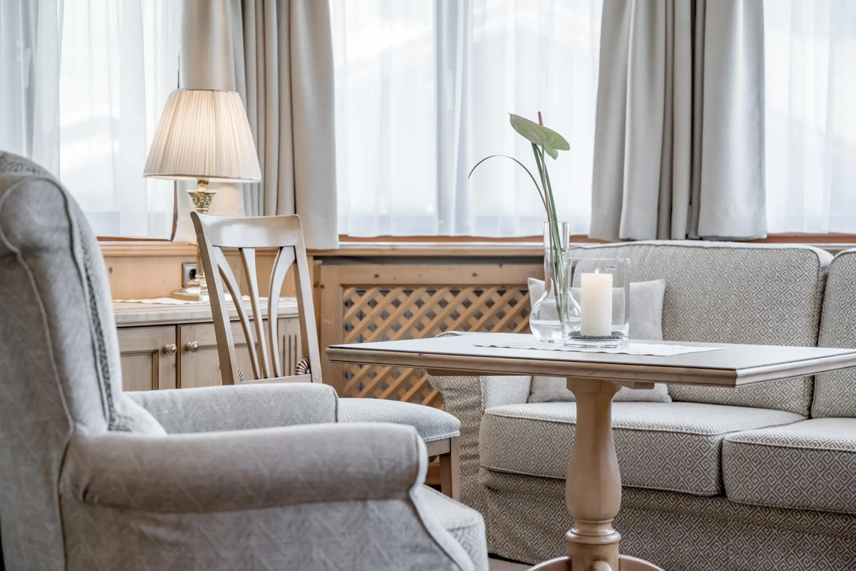 Photo of the whole room, Seating Area in Hotel Trofana Royal