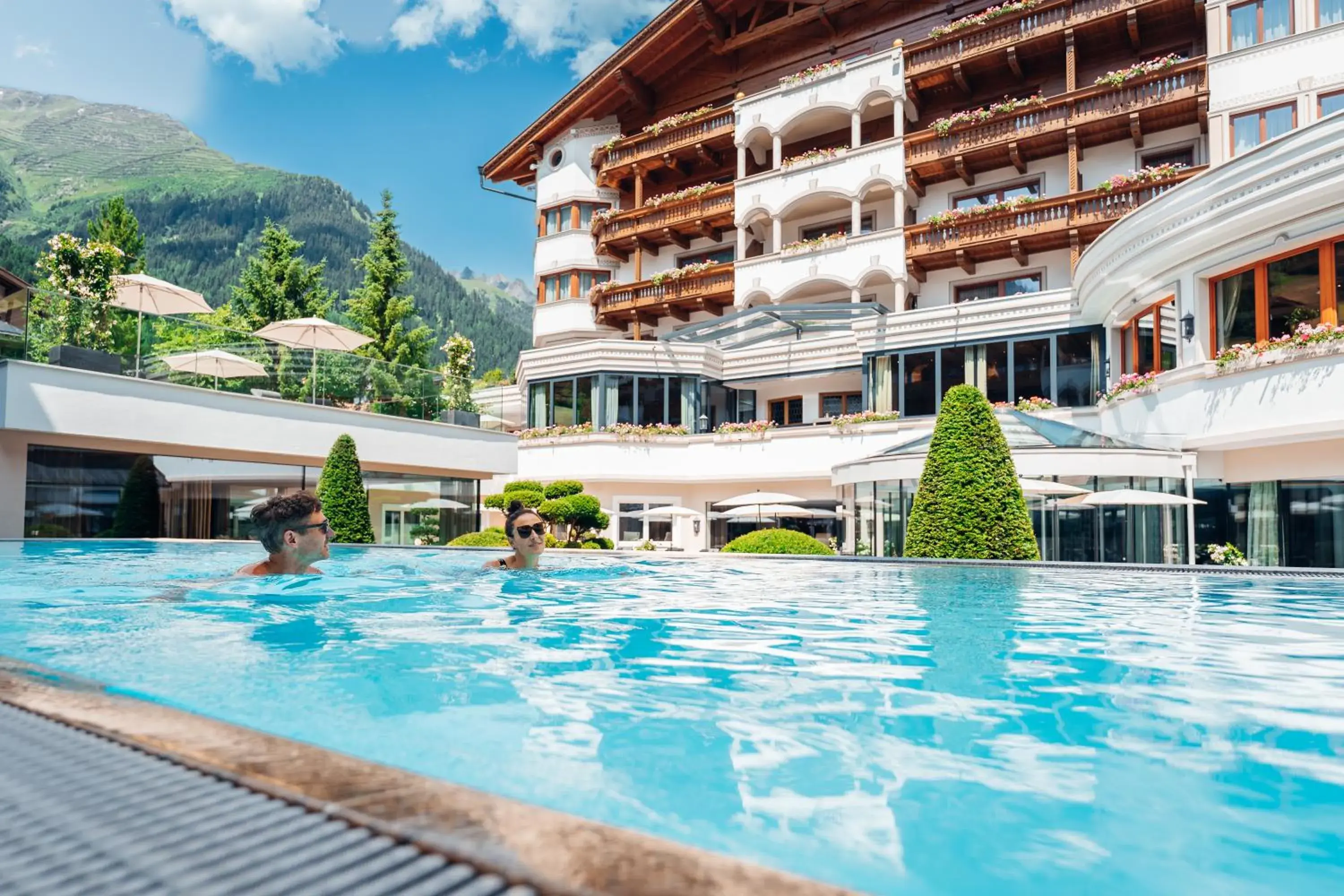 Winter, Swimming Pool in Hotel Trofana Royal