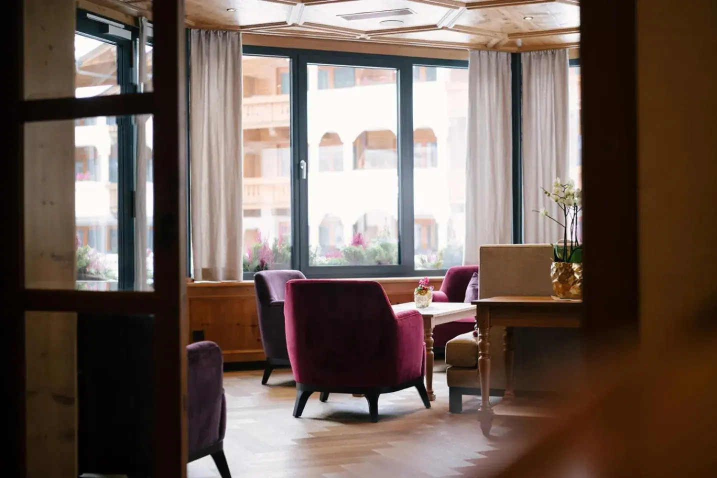 Lounge or bar, Seating Area in Hotel Trofana Royal