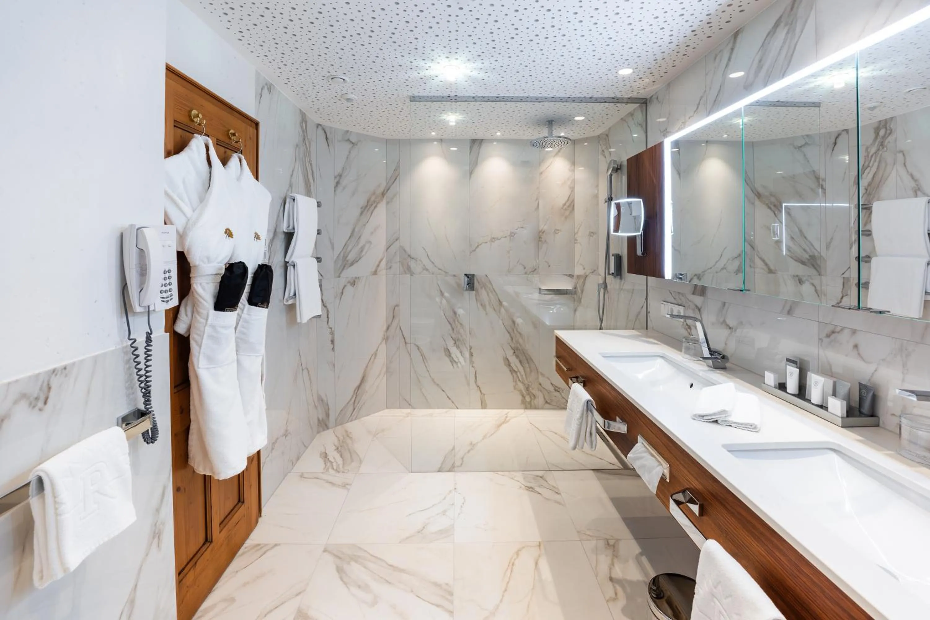 Bathroom in Trofana Royal 5-Sterne Superior Resort