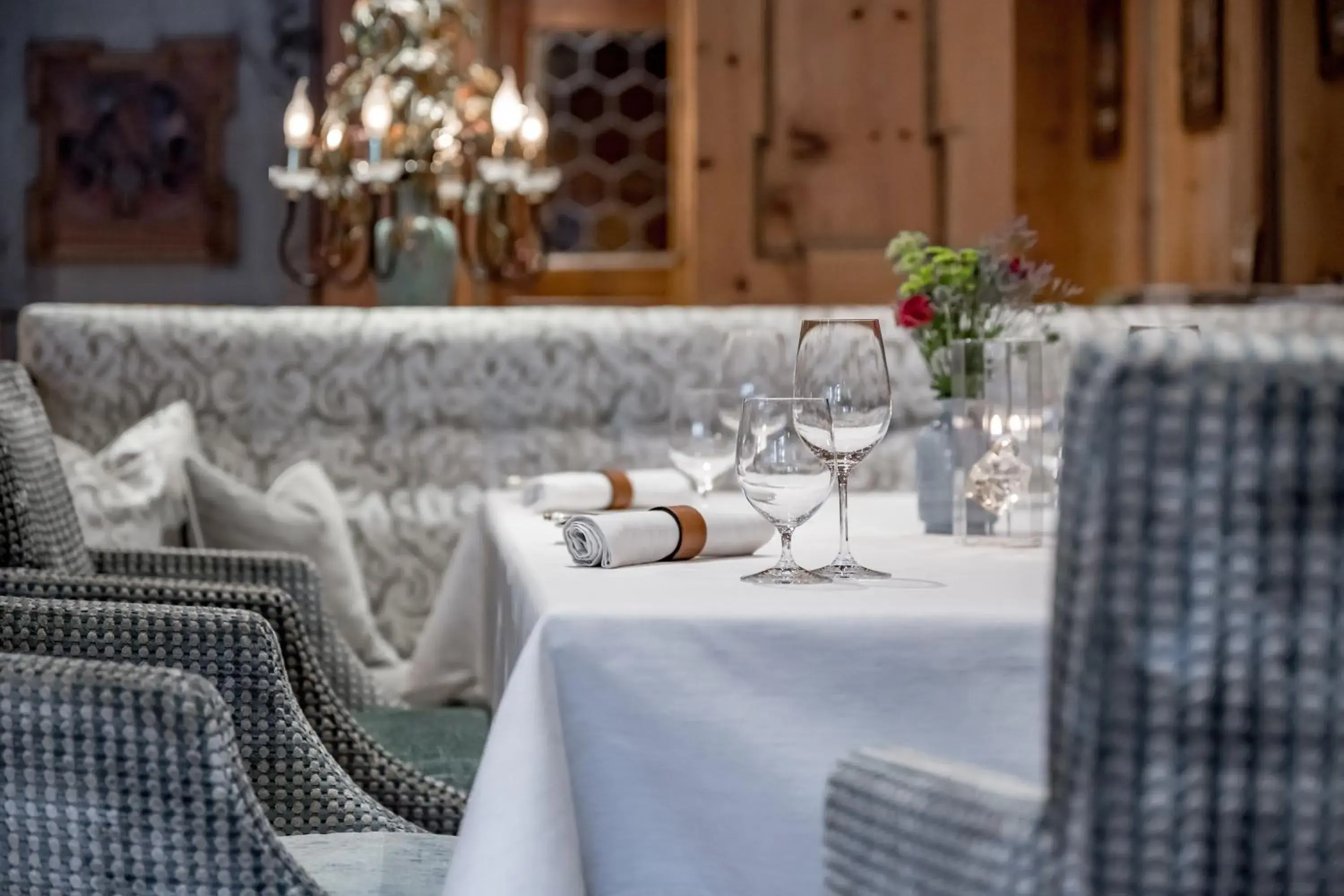 Restaurant/Places to Eat in Hotel Trofana Royal