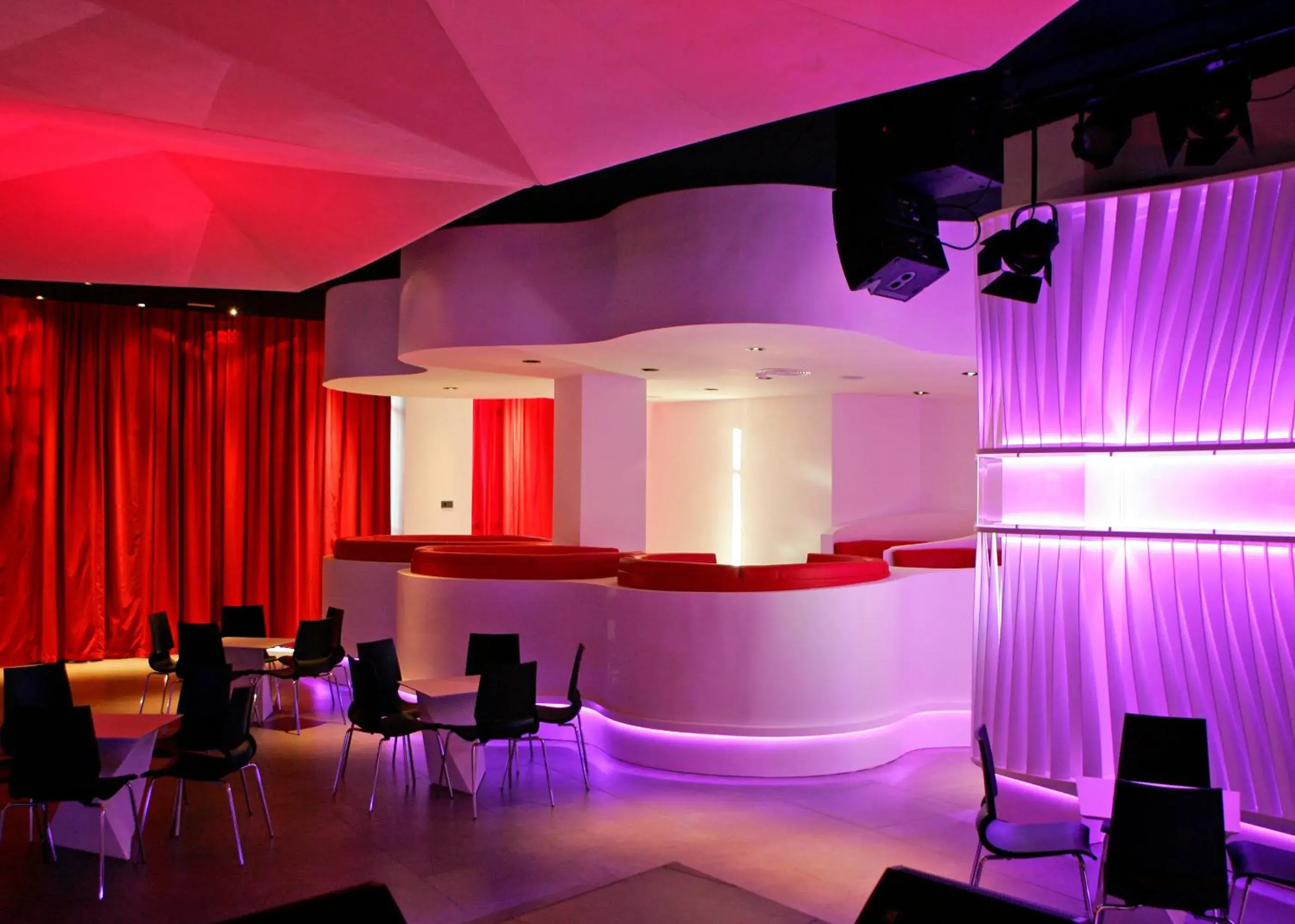 Lounge or bar in La Finca Resort Lounge or bar in La Finca Resort