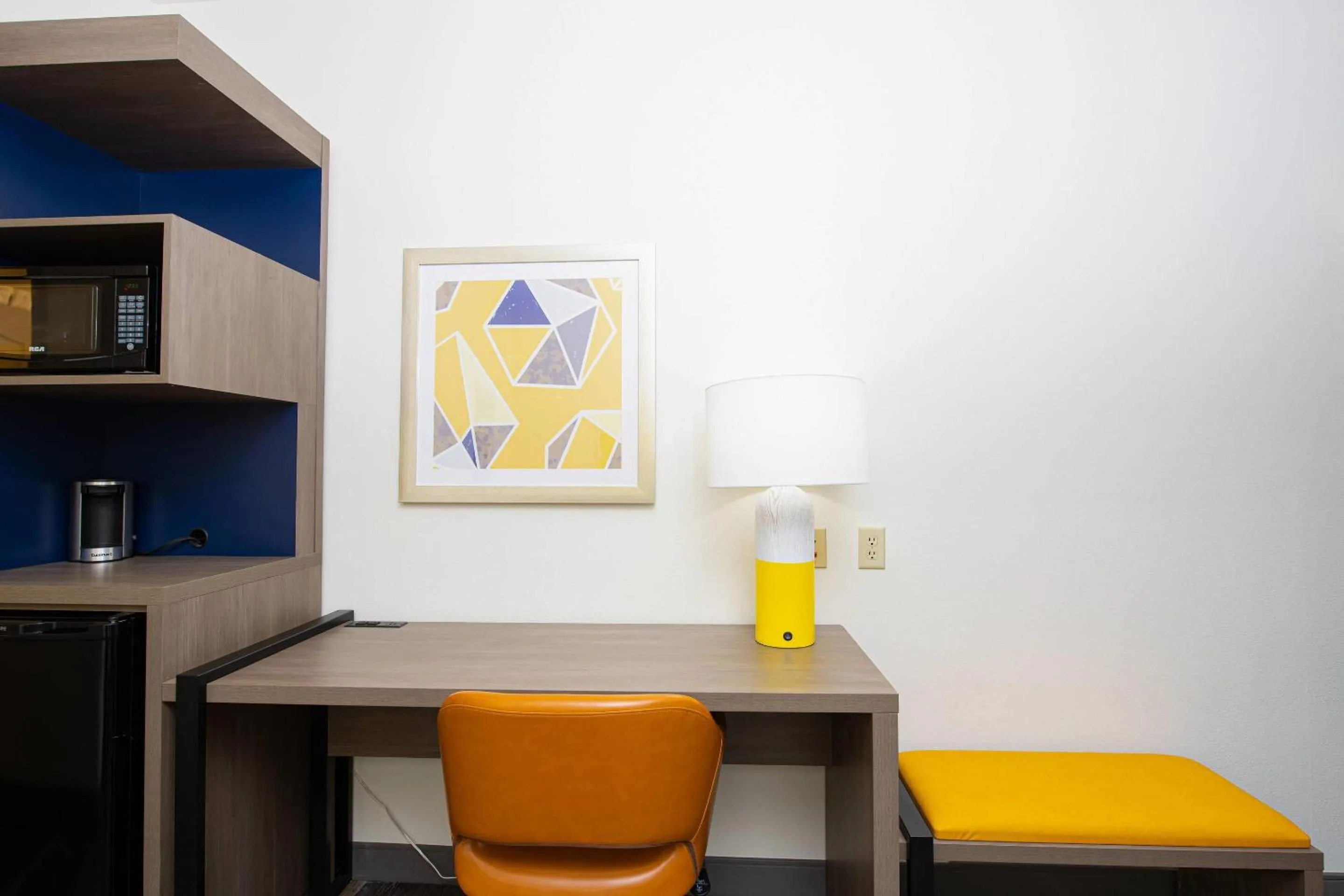 Bedroom in Comfort Suites Oil Center