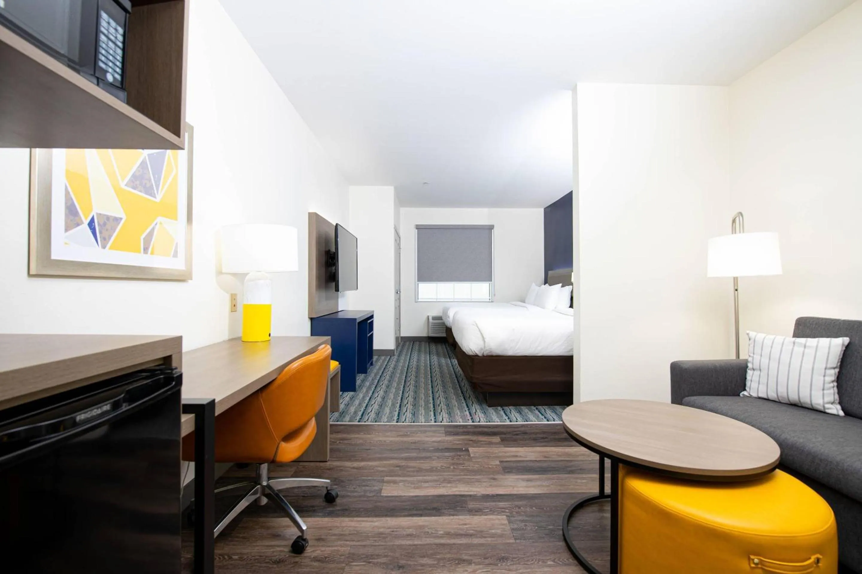 Bedroom, Bed in Comfort Suites Oil Center