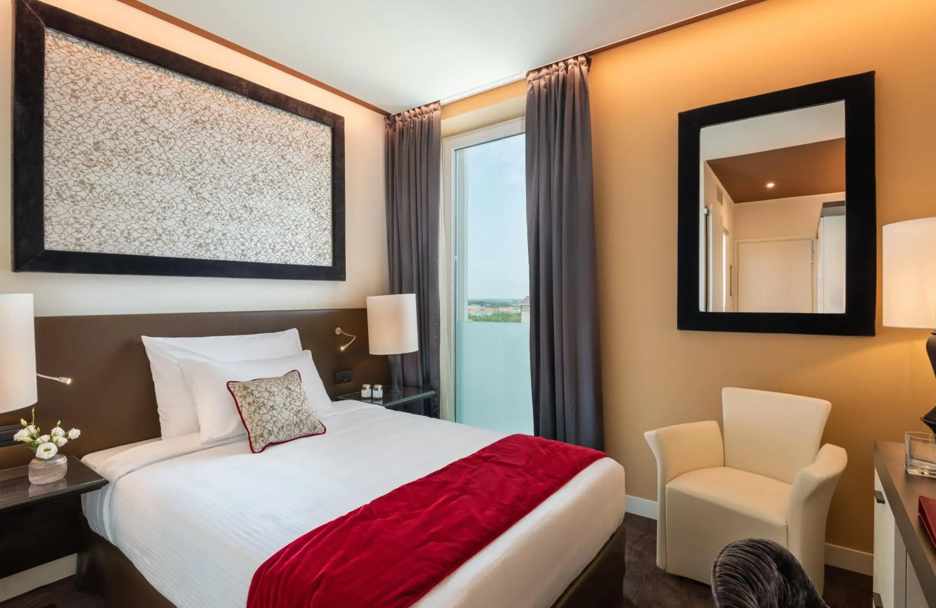 Photo of the whole room, Bed in Leonardo Royal Hotel Venice Mestre Photo of the whole room, Bed in Leonardo Royal Hotel Venice Mestre