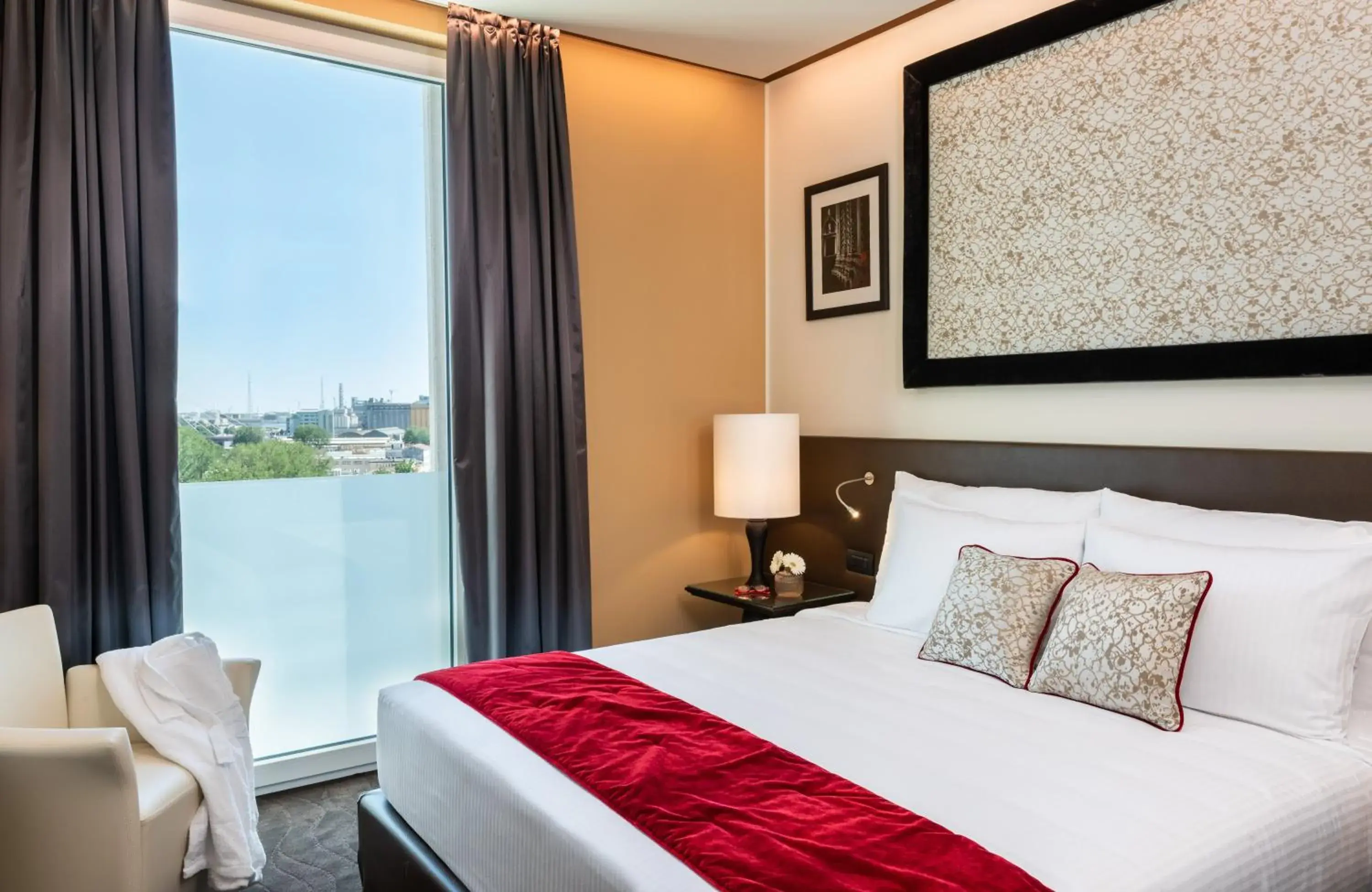 Bedroom, Bed in Leonardo Royal Hotel Venice Mestre Bedroom, Bed in Leonardo Royal Hotel Venice Mestre