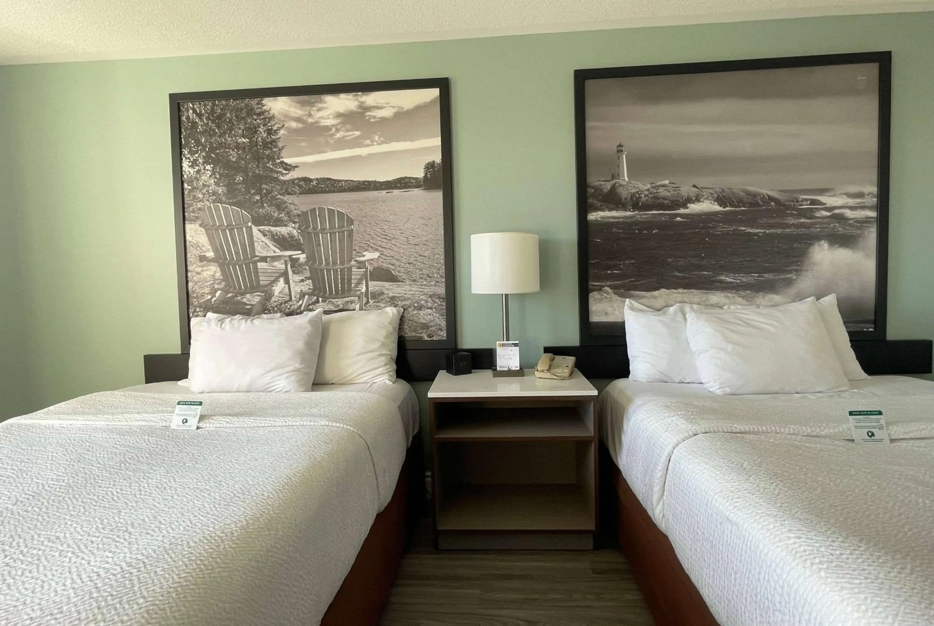 Photo of the whole room, Bed in Super 8 by Wyndham Peterborough