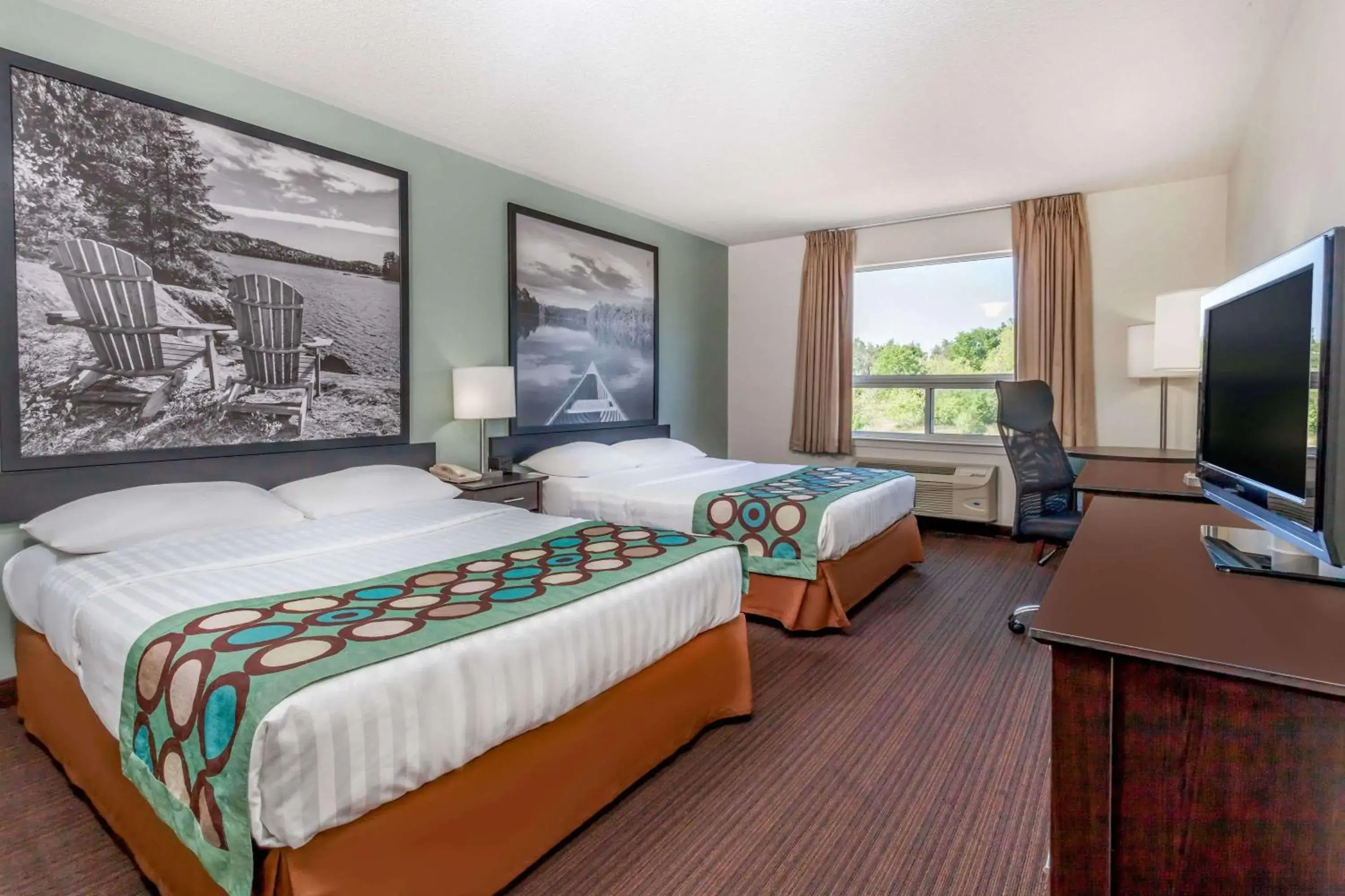 Photo of the whole room, Bed in Super 8 by Wyndham Peterborough Photo of the whole room, Bed in Super 8 by Wyndham Peterborough