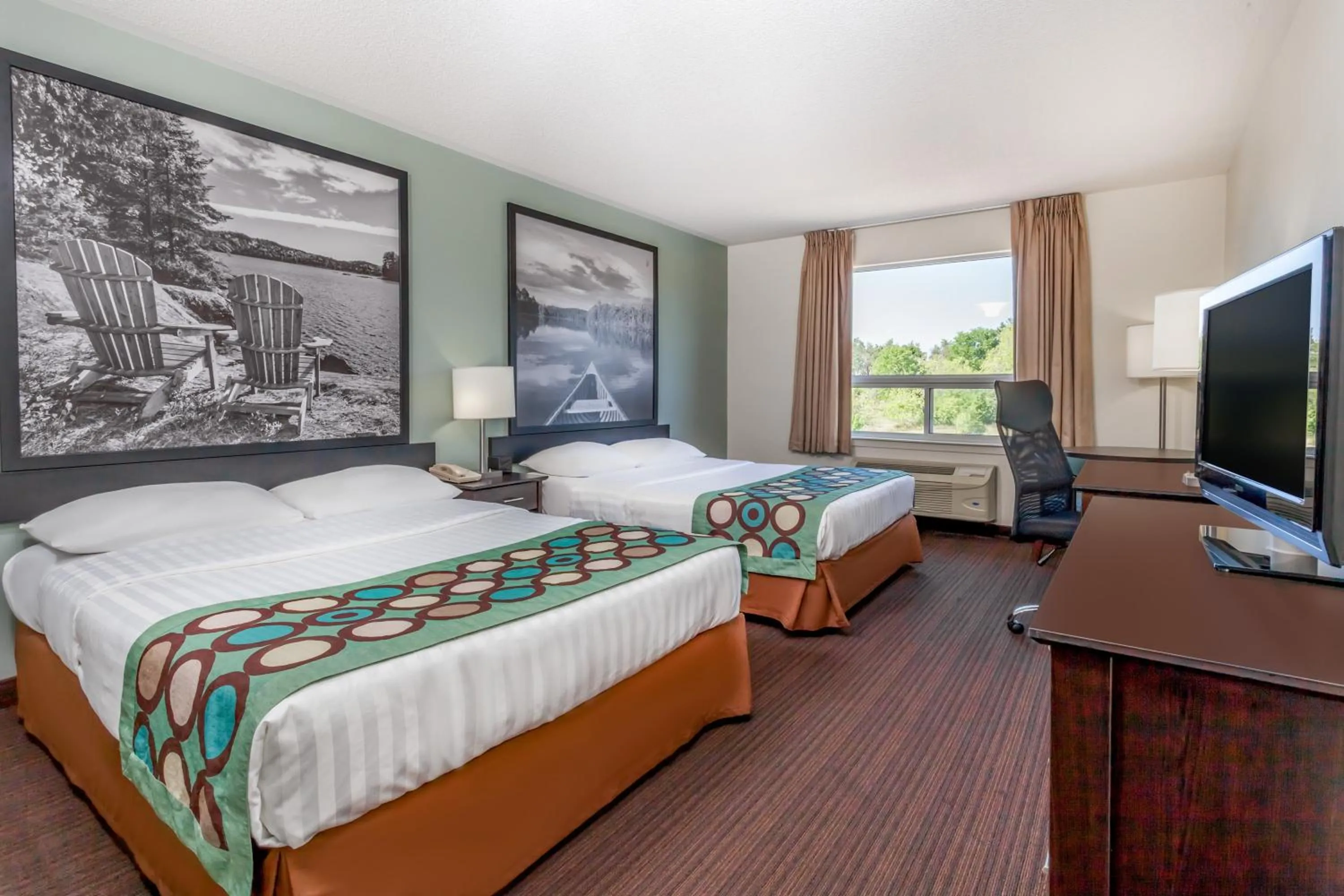 Photo of the whole room, Bed in Super 8 by Wyndham Peterborough