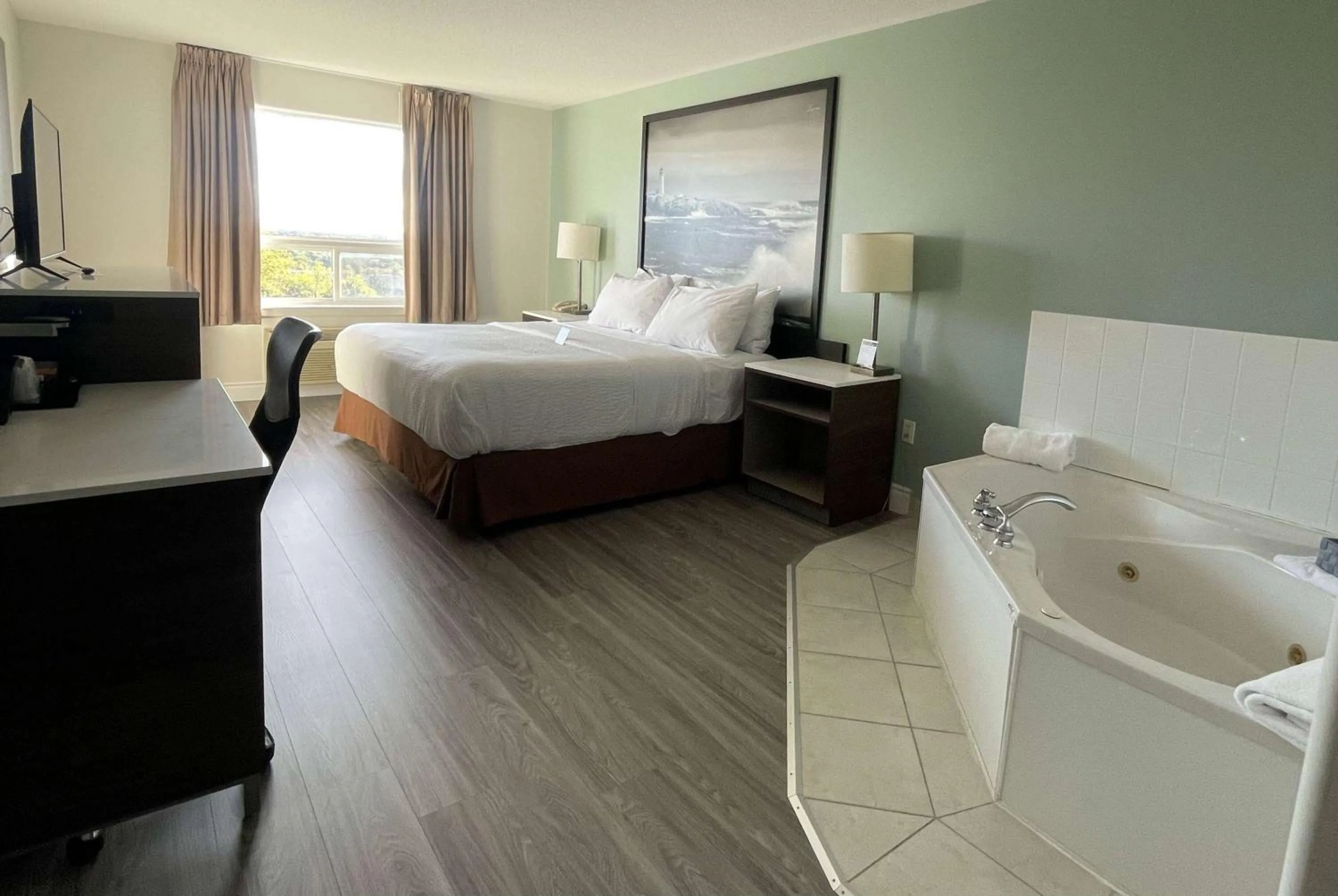 Photo of the whole room, Bed in Super 8 by Wyndham Peterborough
