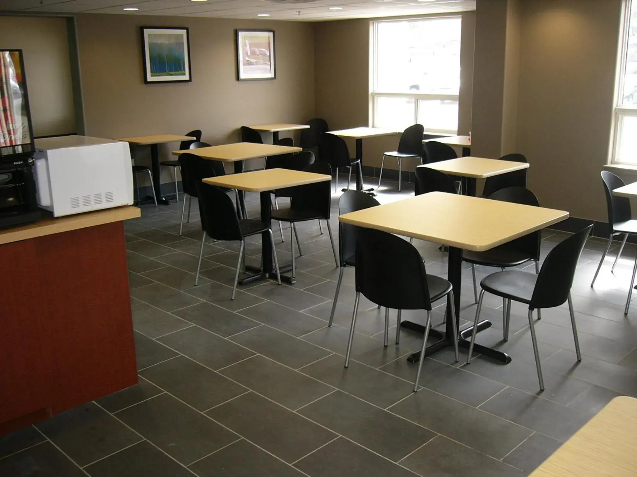 Restaurant/places to eat in Super 8 by Wyndham Peterborough Restaurant/places to eat in Super 8 by Wyndham Peterborough