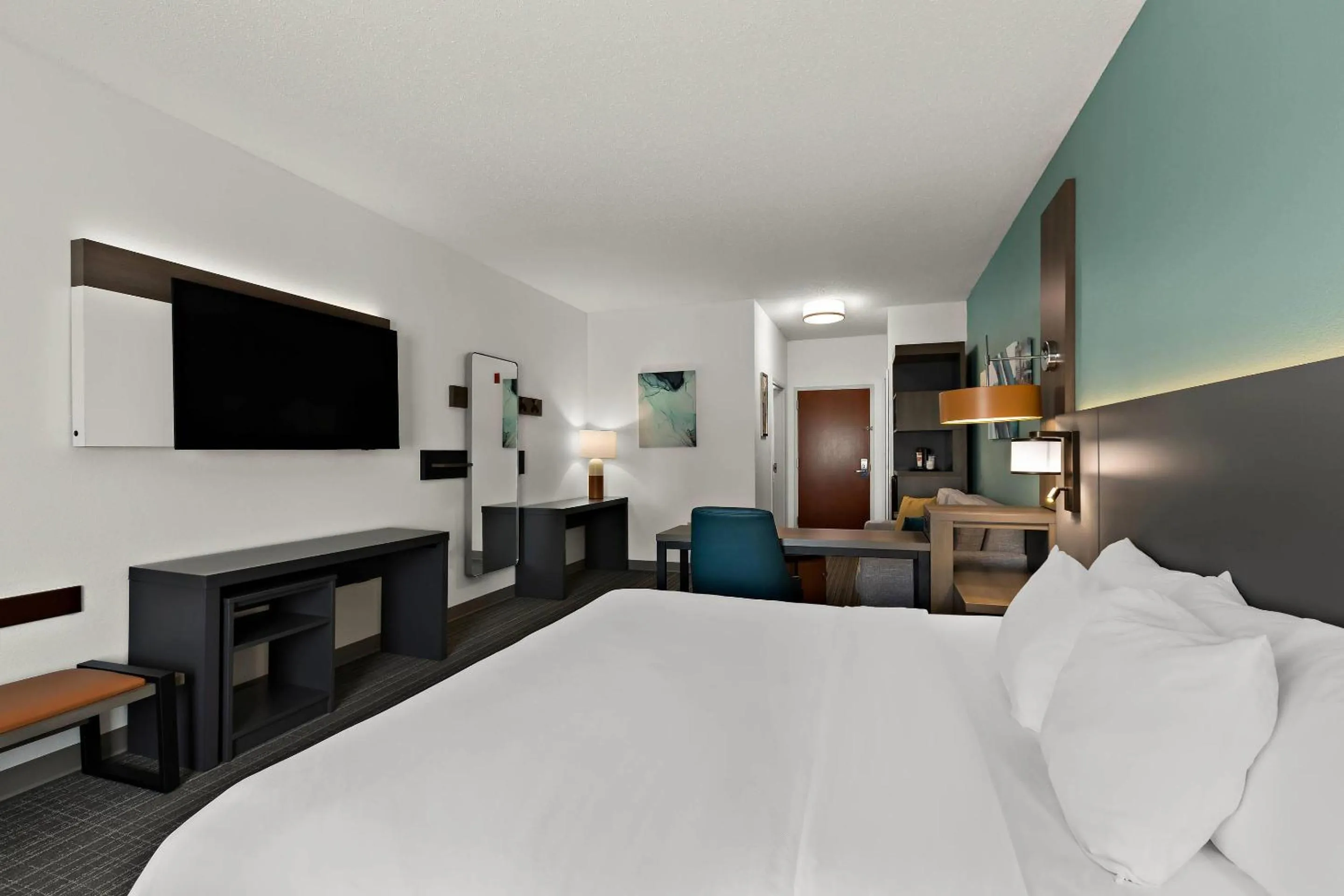 Photo of the whole room, Bed in Comfort Inn Powell - Knoxville North