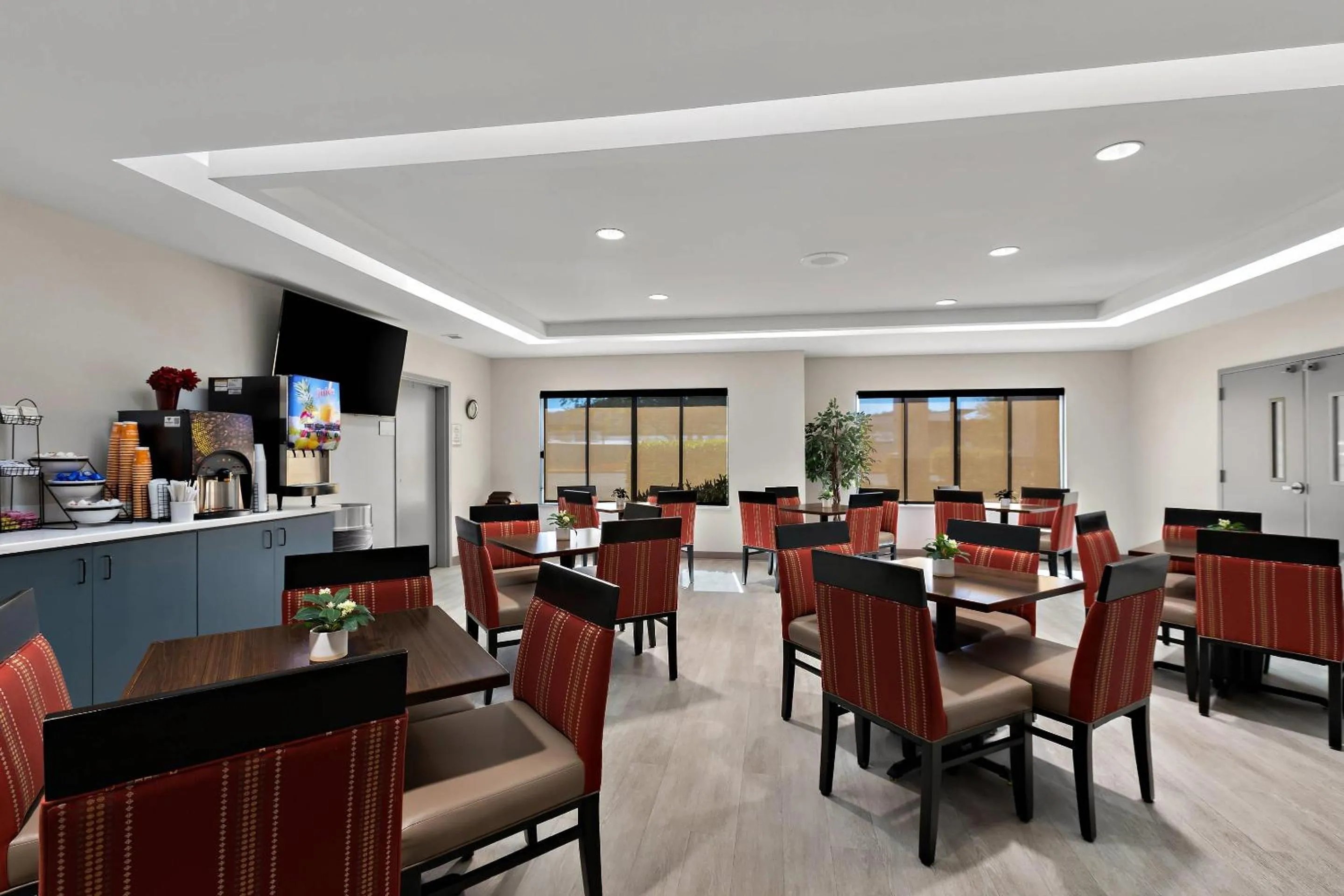 Breakfast in Comfort Inn Powell - Knoxville North