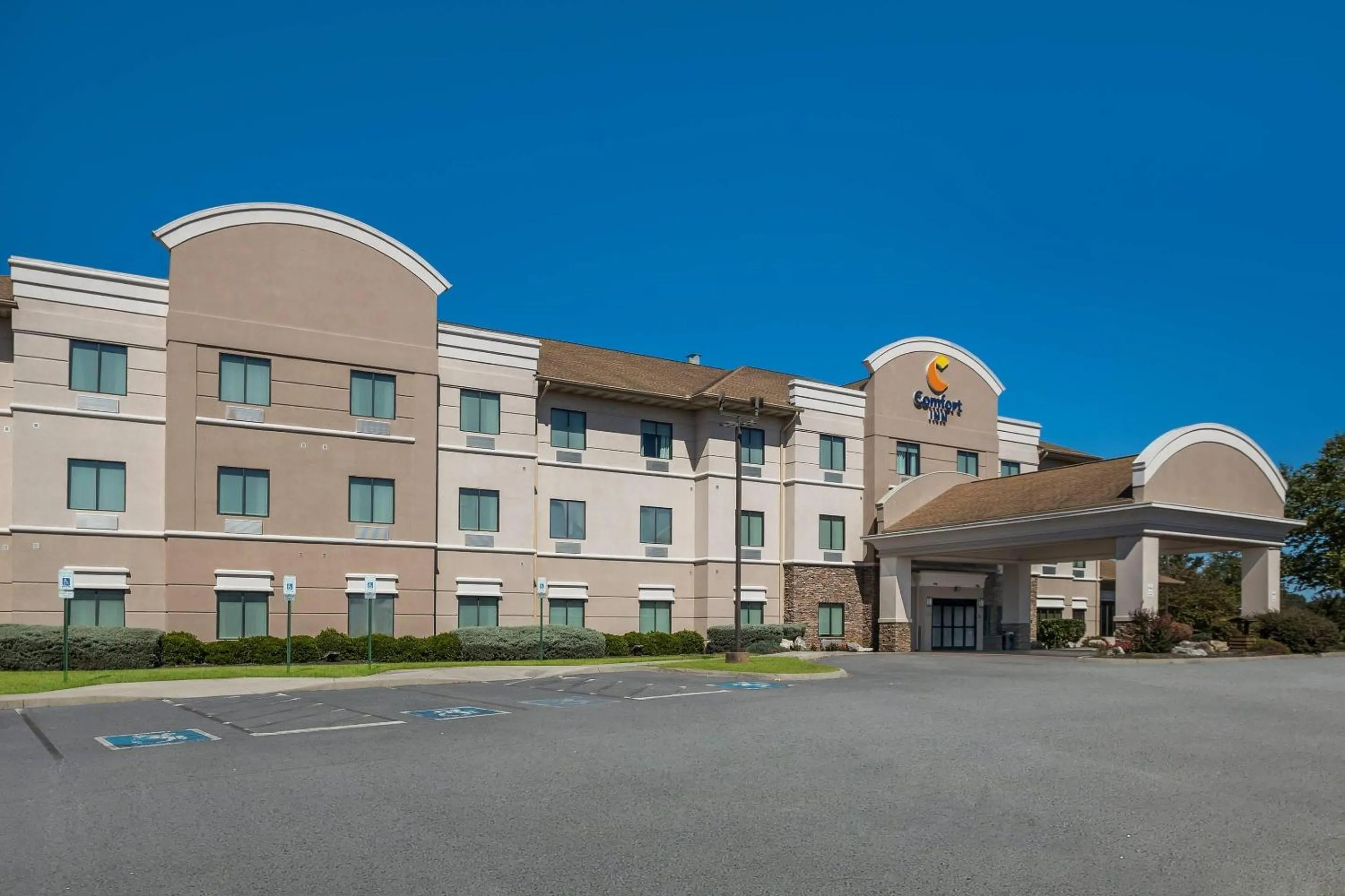 Property building in Comfort Inn Powell - Knoxville North