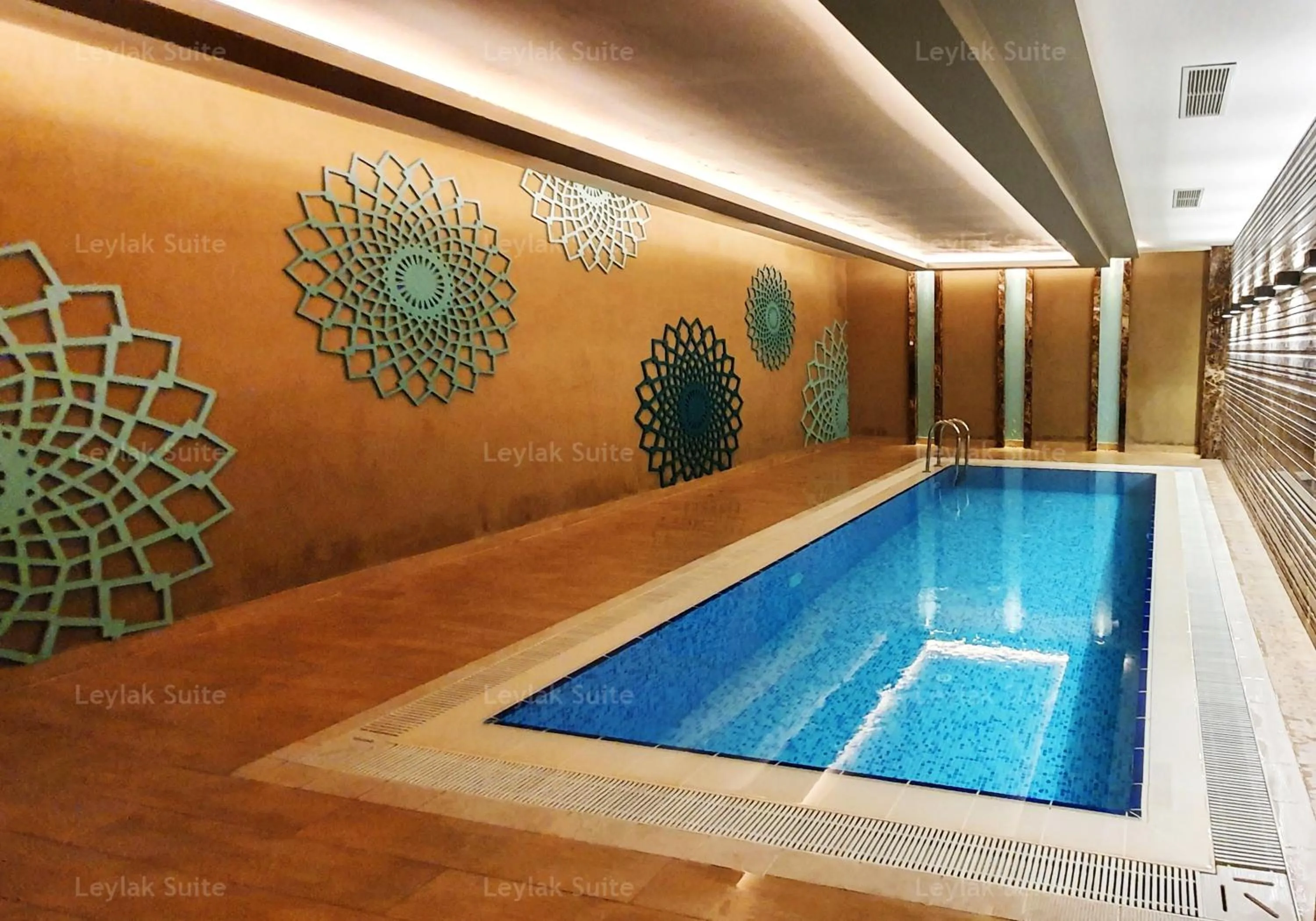 Swimming pool in Taksim leylak suite