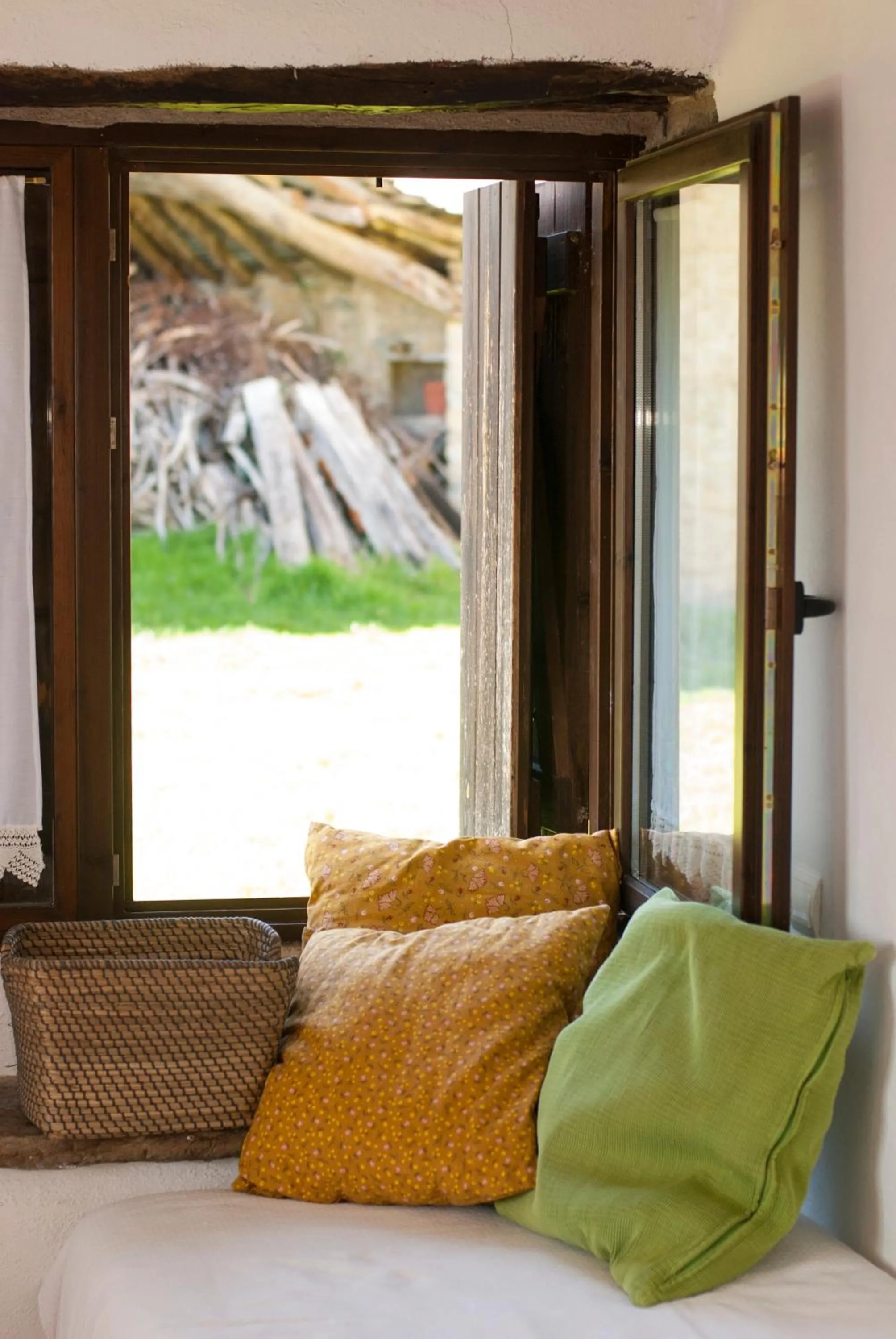 Decorative detail, Bed in O Chardinet d'a Formiga